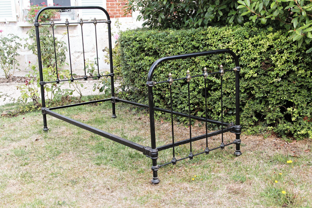 Cast iron bed, one person