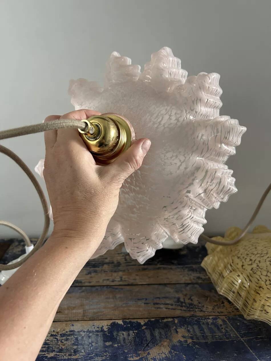Lot de trois suspensions vintage en verre pastel