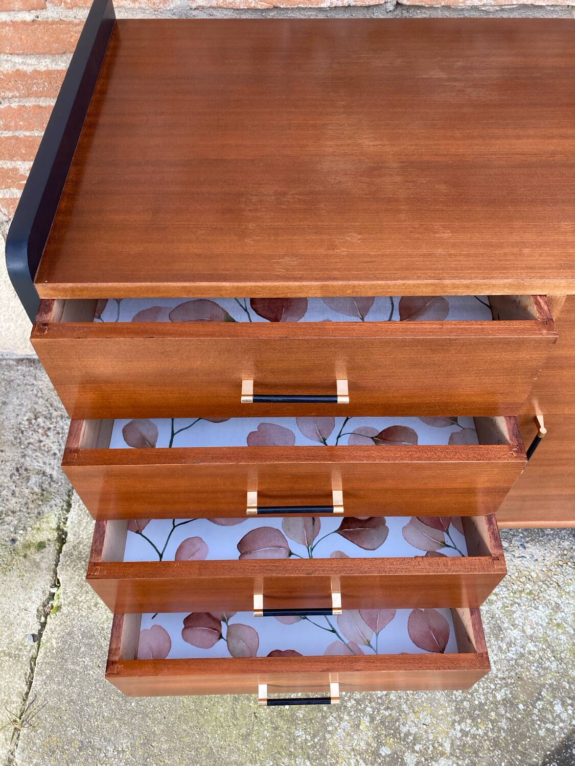 Vintage chest of drawers