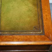 Victorian Pedestal Desk in Walnut and Hand-Dyed Leather