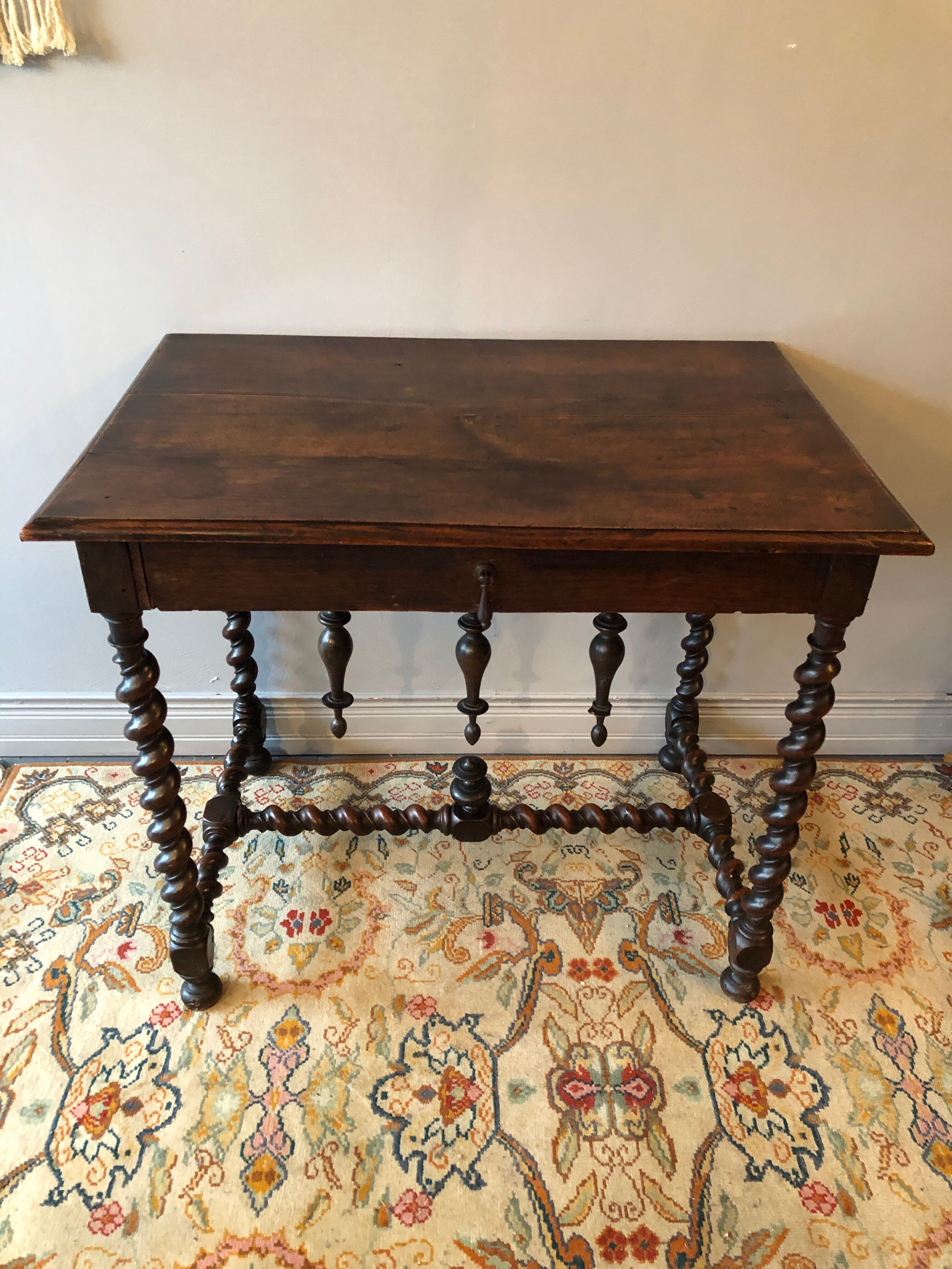 Office, writing table at the end of the 19th century