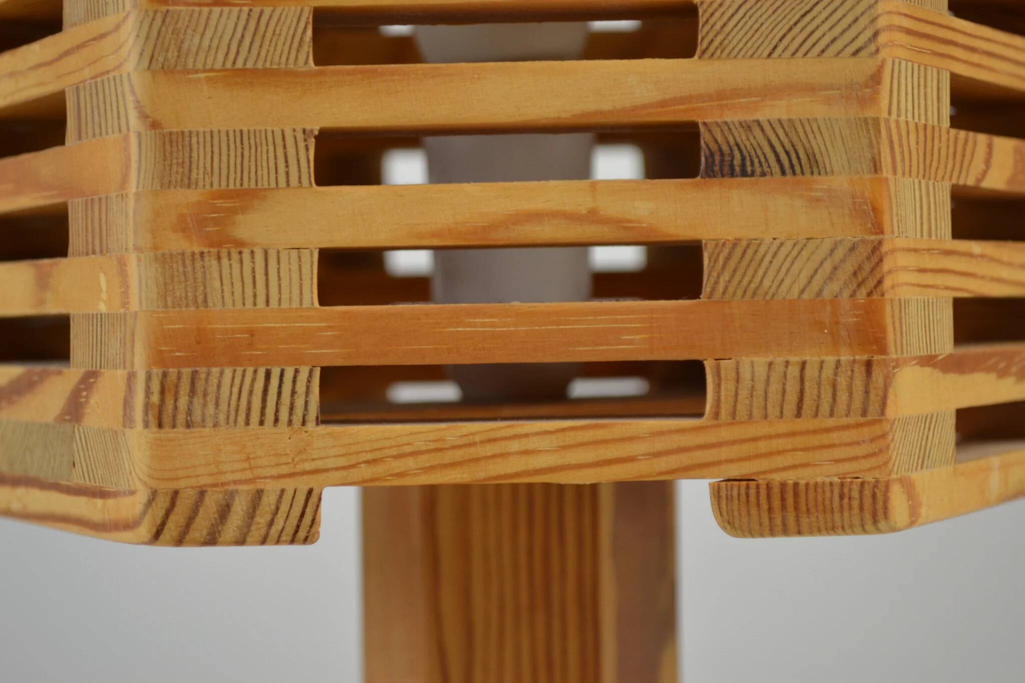 Pine table lamp by Pelle Snickare, Sweden, 1970s