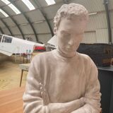 Man bust statue