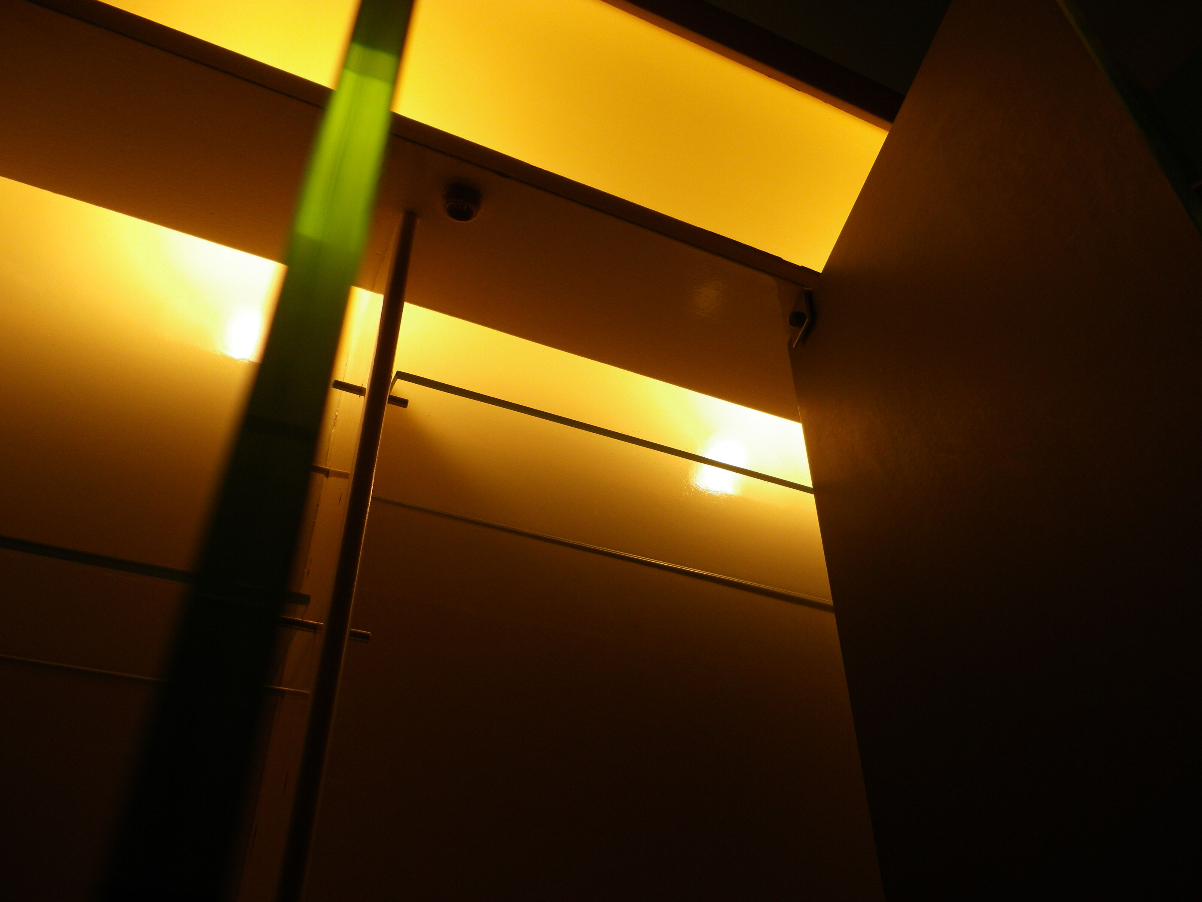 Pharmacy cabinet, 3 mirror doors, double lighting, power outlet and Bakelite switch