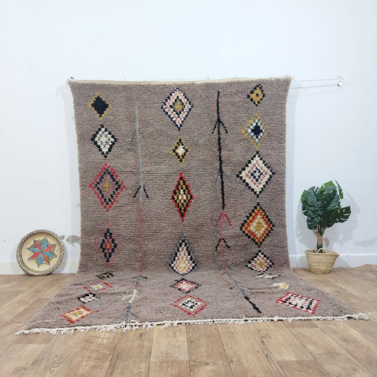 Azilal Berber rug in handmade wool 306 X 190 CM
