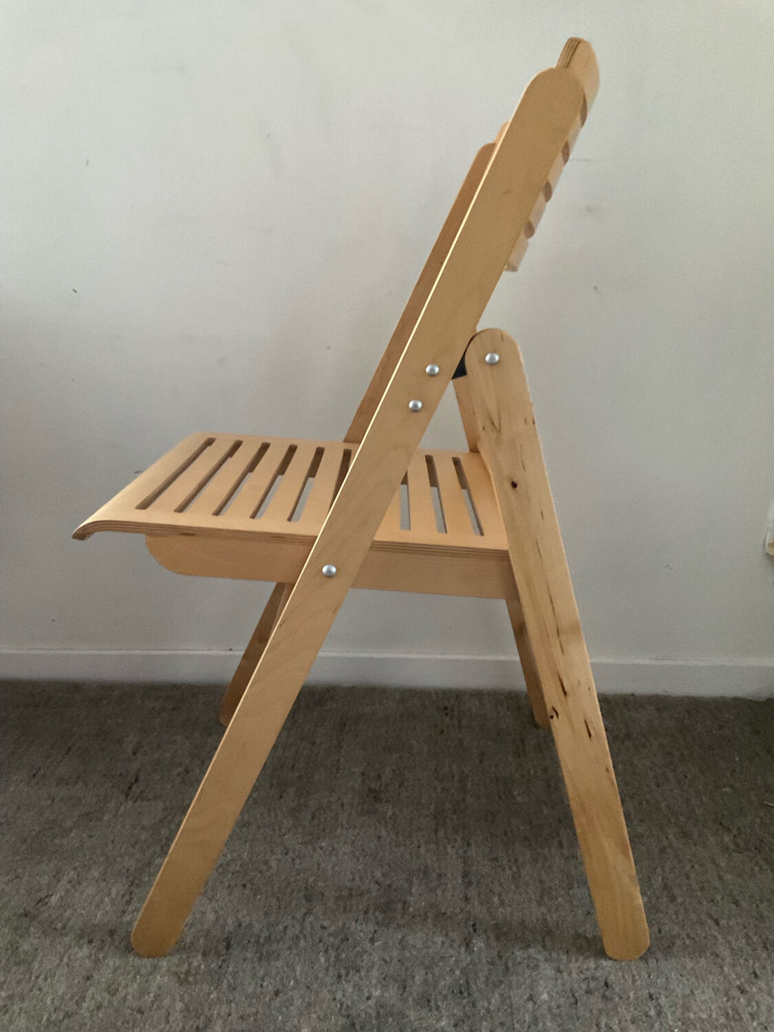Vintage folding chair in beech