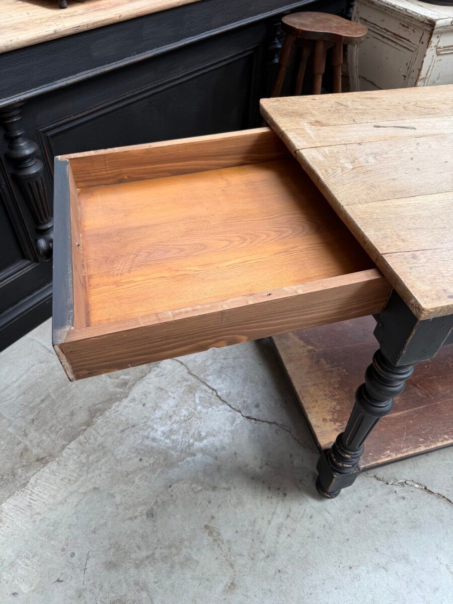 Draper's table early 20th century