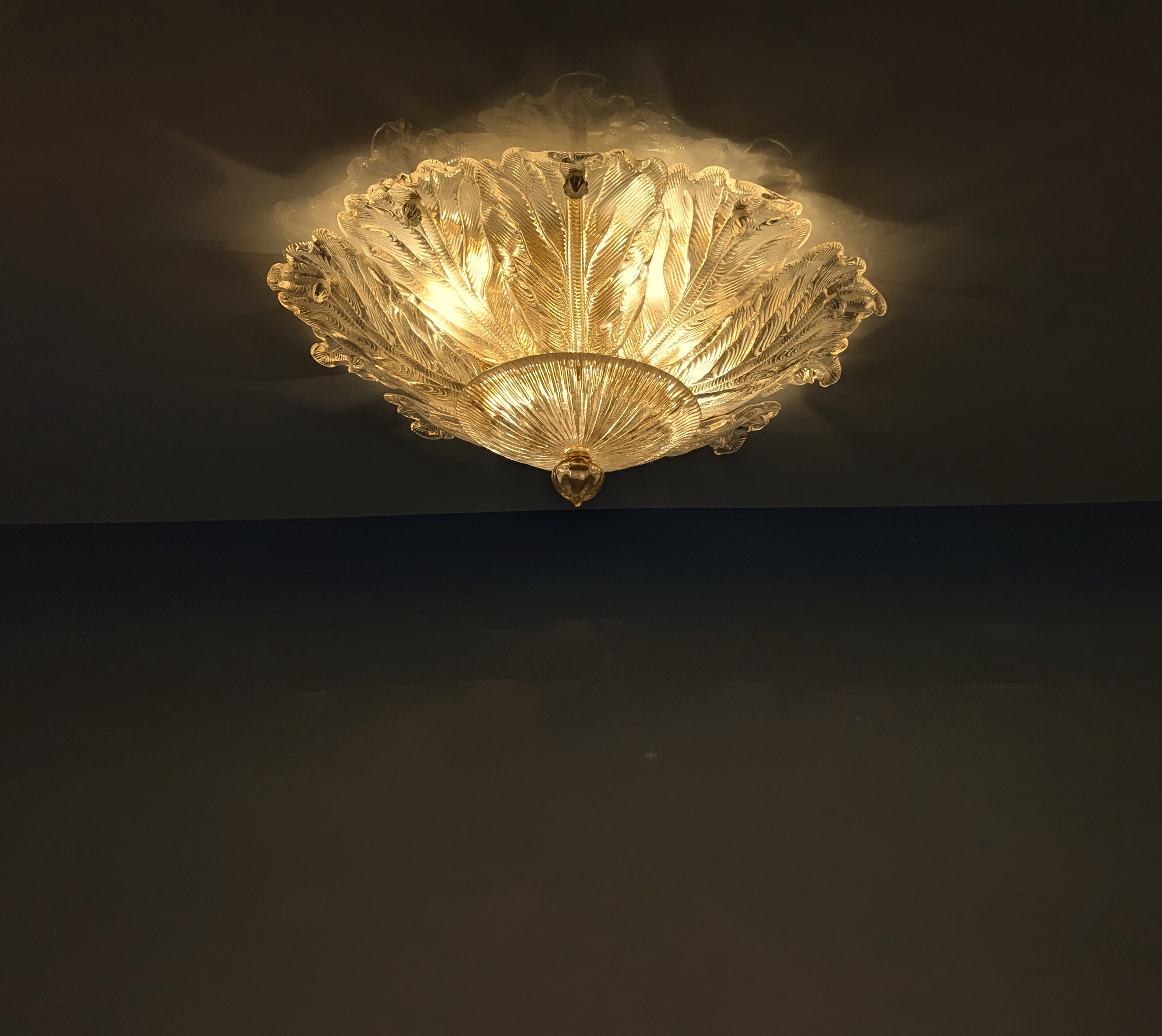 Lampe de plafond Foglia d’Oro de Barovier & Toso, Murano, Italie, années 1980.