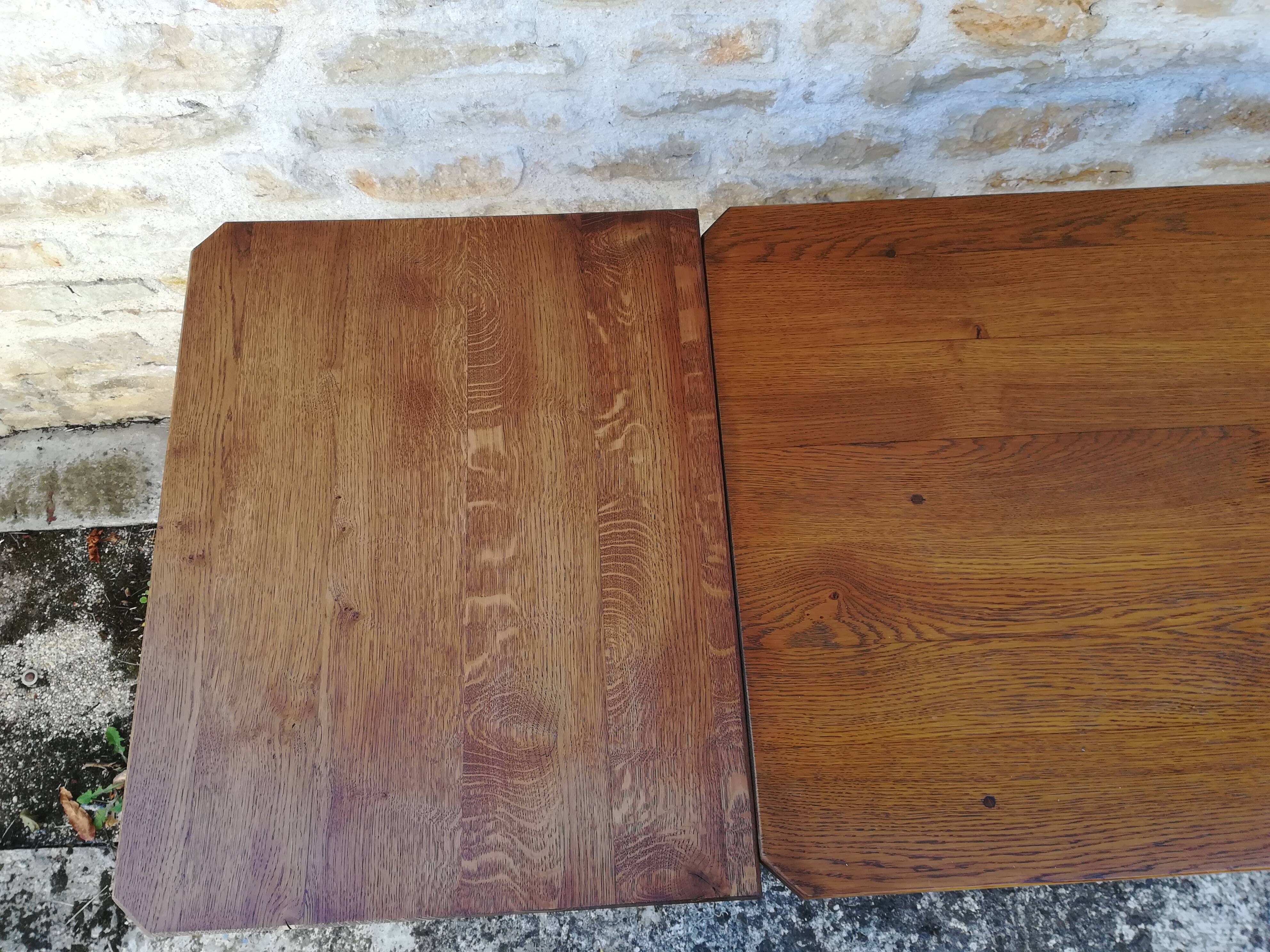 Oak table with two extensions