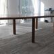 Grande table de conférence