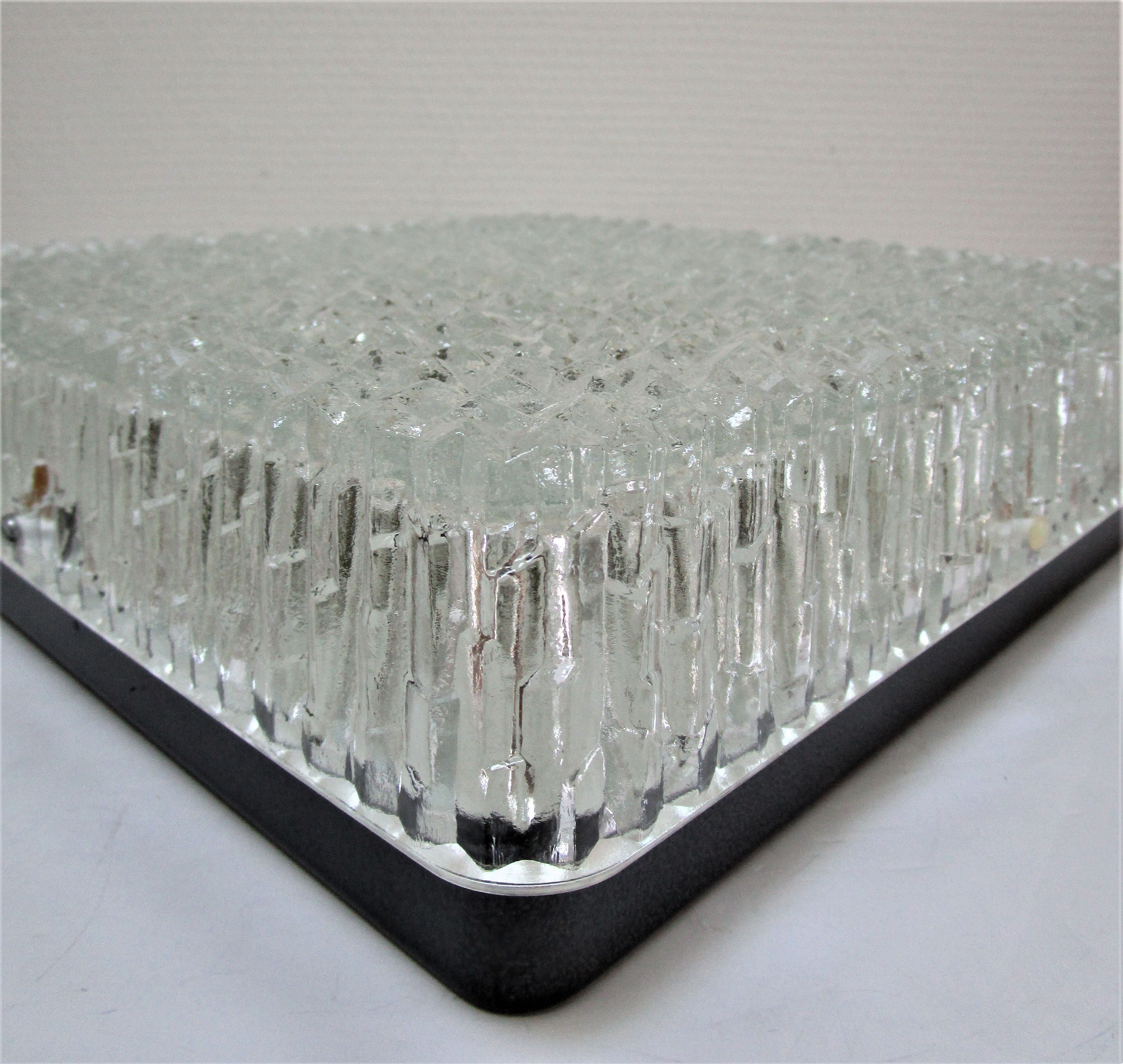 Apply Holophane XL square thick molded glass design 60 / 70 33 cmx33 cm