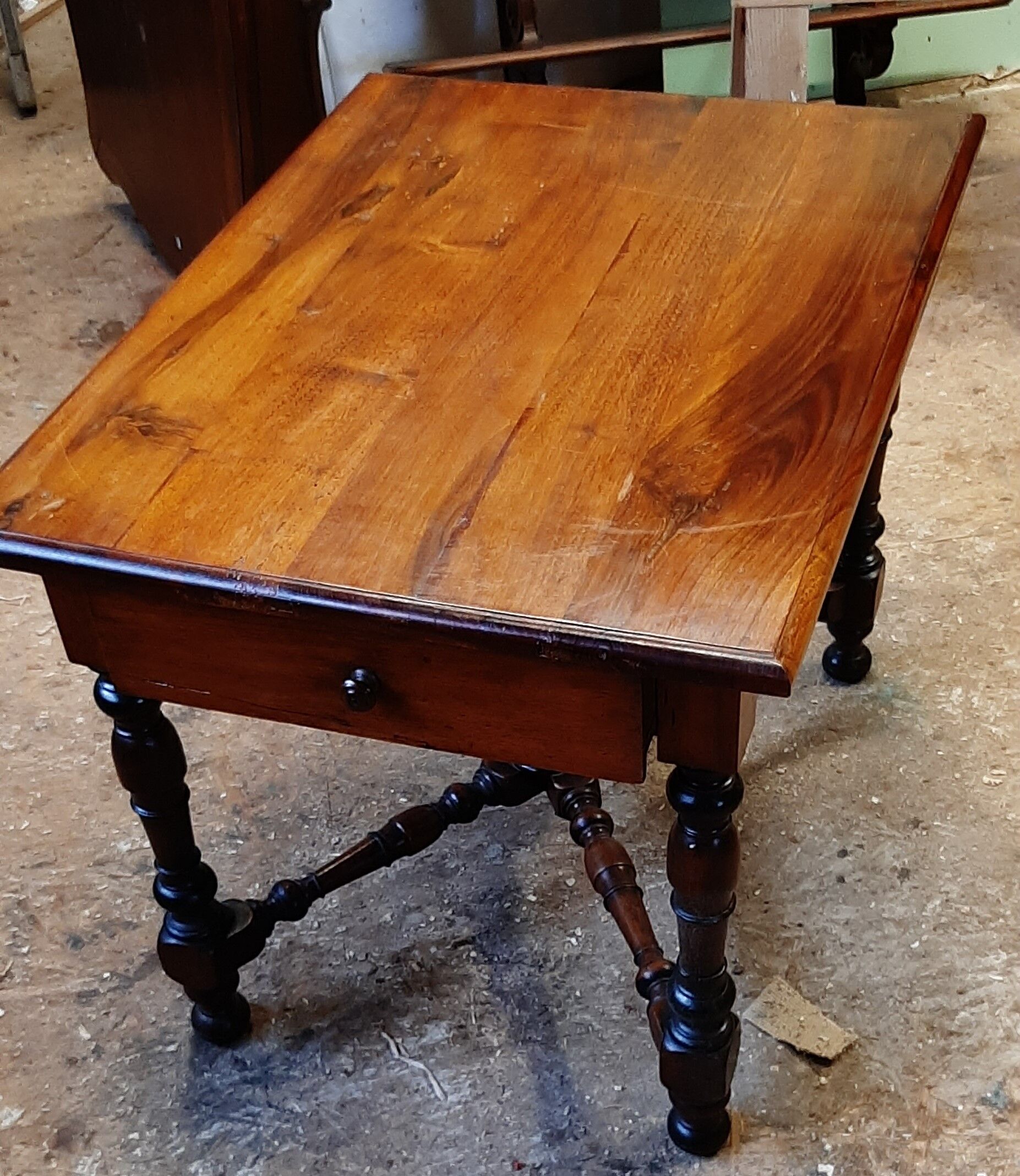 Coffee table 2 drawers