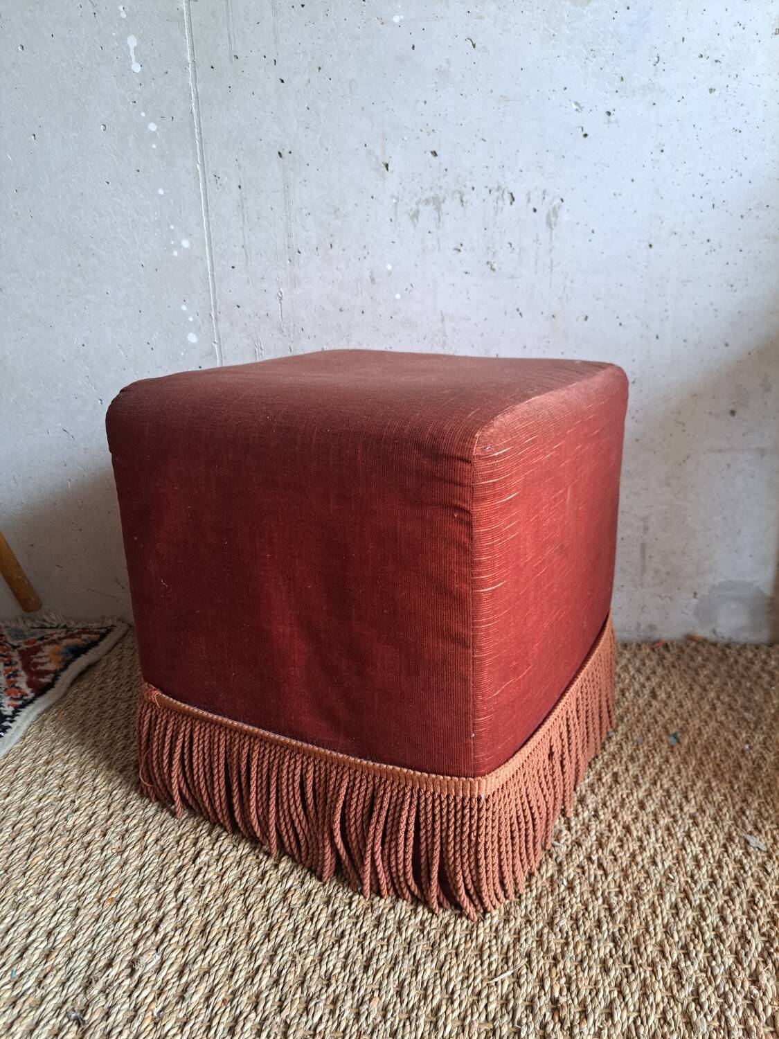 60s pink velvet pouf