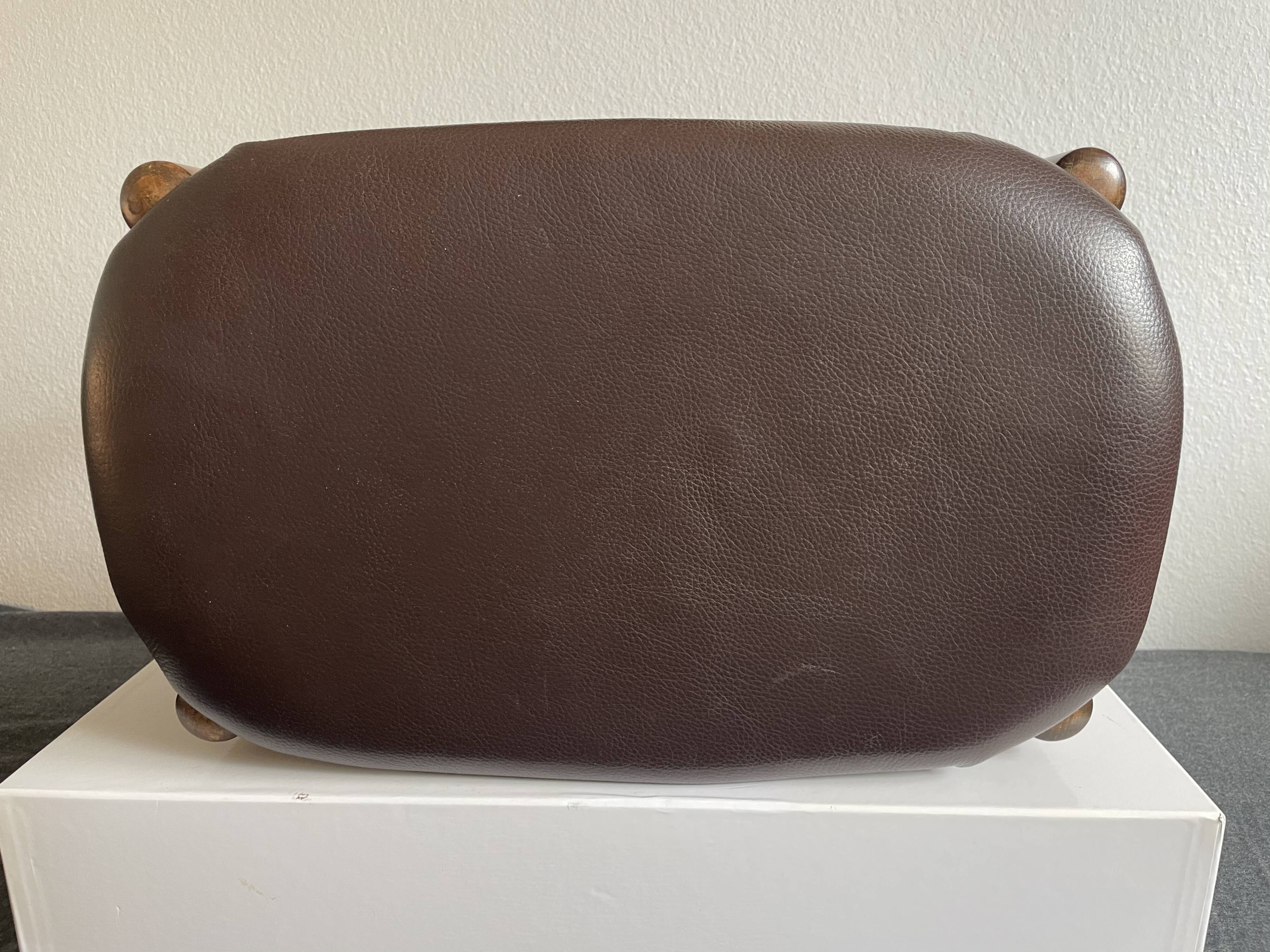 Stool in wood & leather 50/60