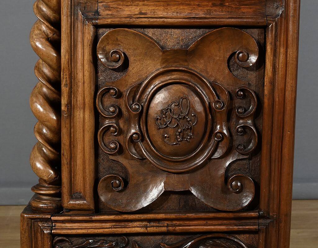 Oratory in solid walnut, Neo-Gothic Renaissance style – Late 19th century