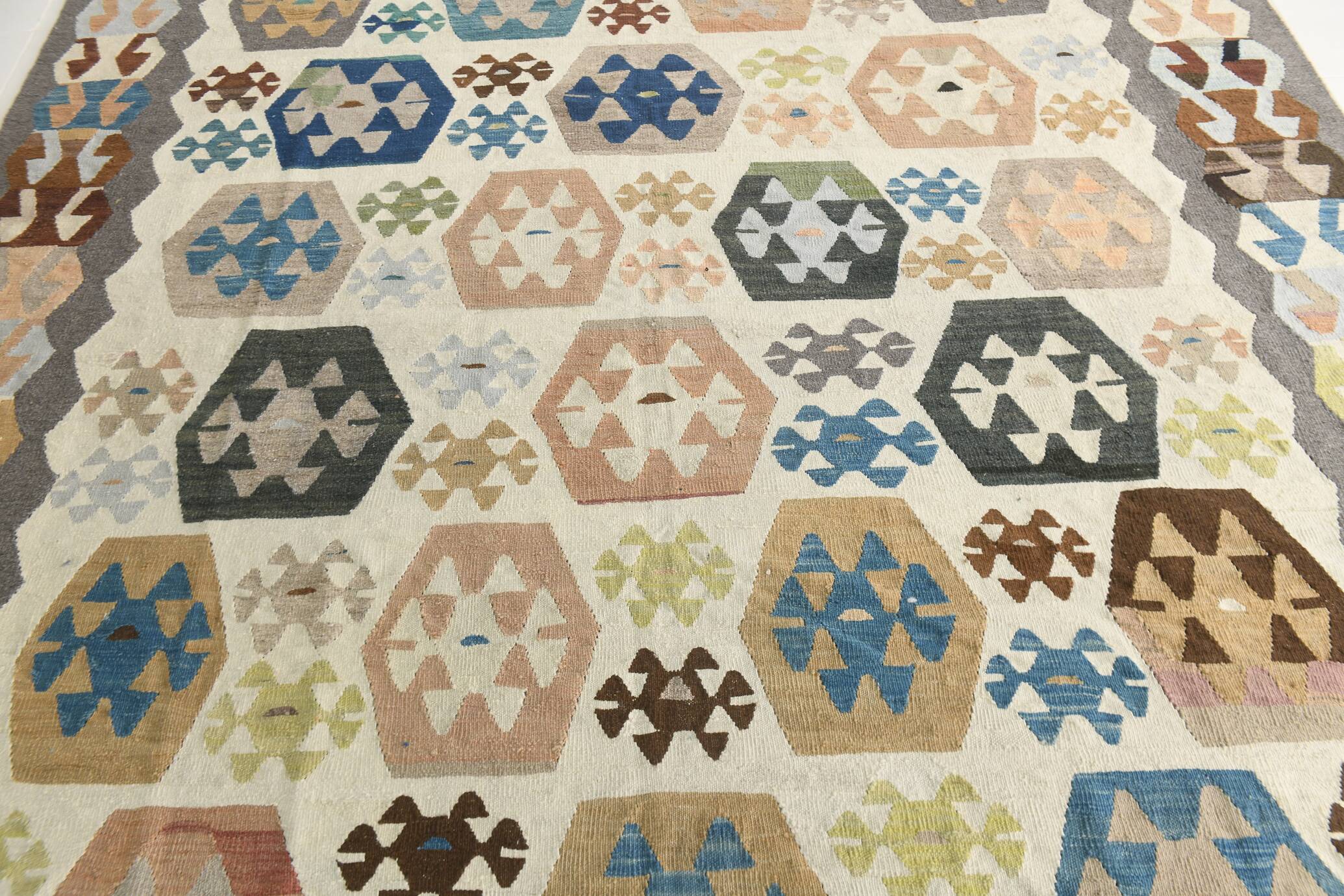 Tapis Kilim de luxe de style rare géométrique 9x11, tapis Kilim vintage de grande surface