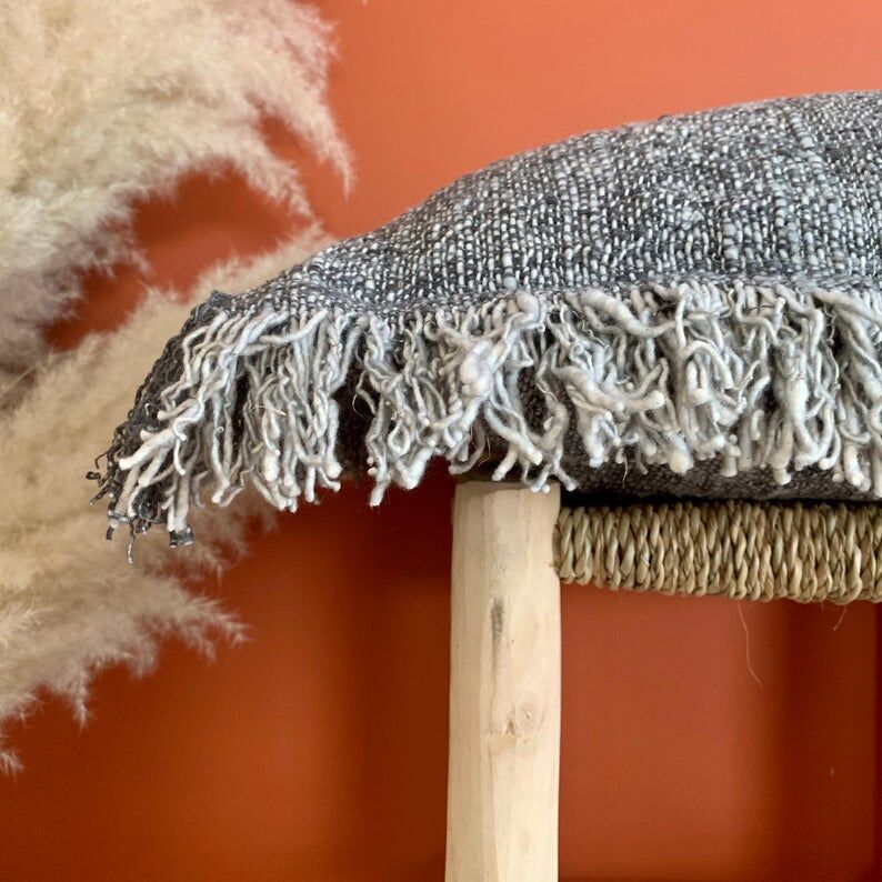 Grey fringe cushion "soho"