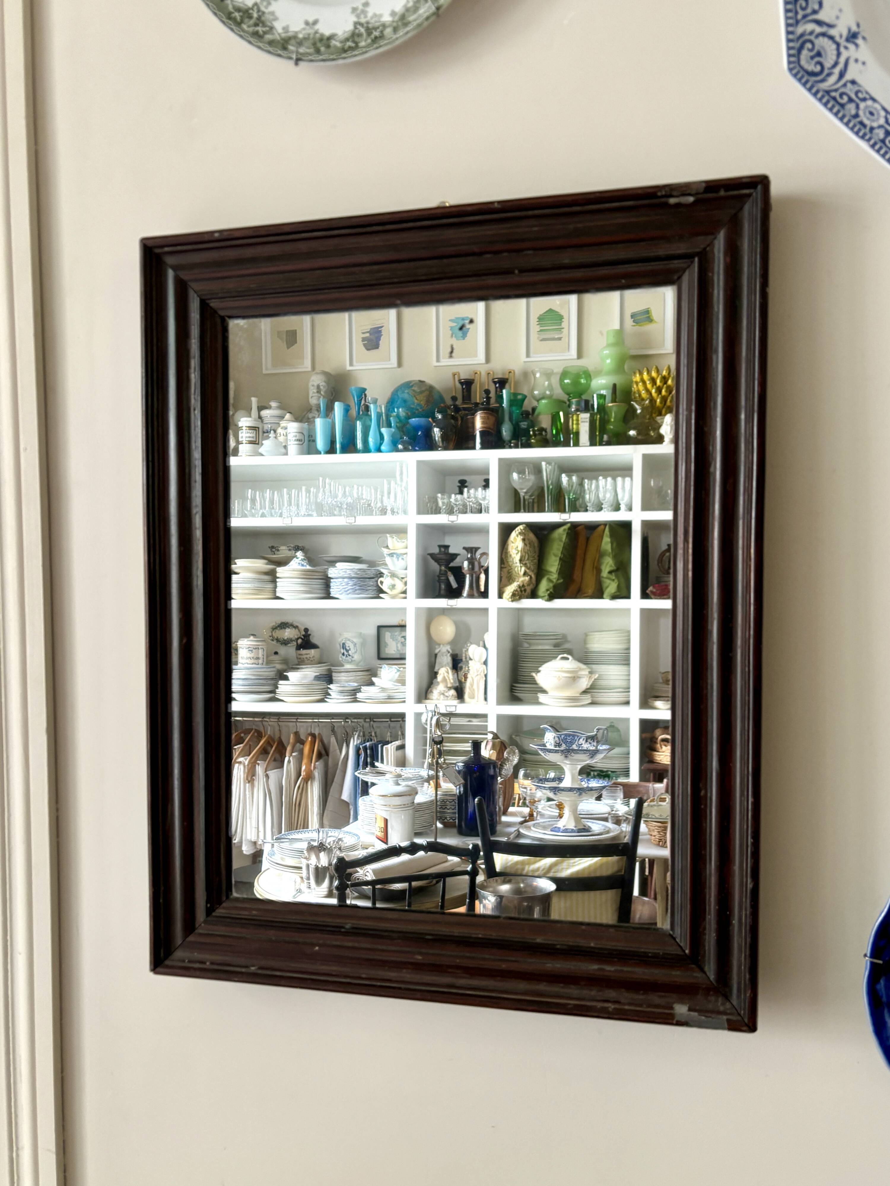 Dark wooden mirror ☐ 49.5 x 40 cm