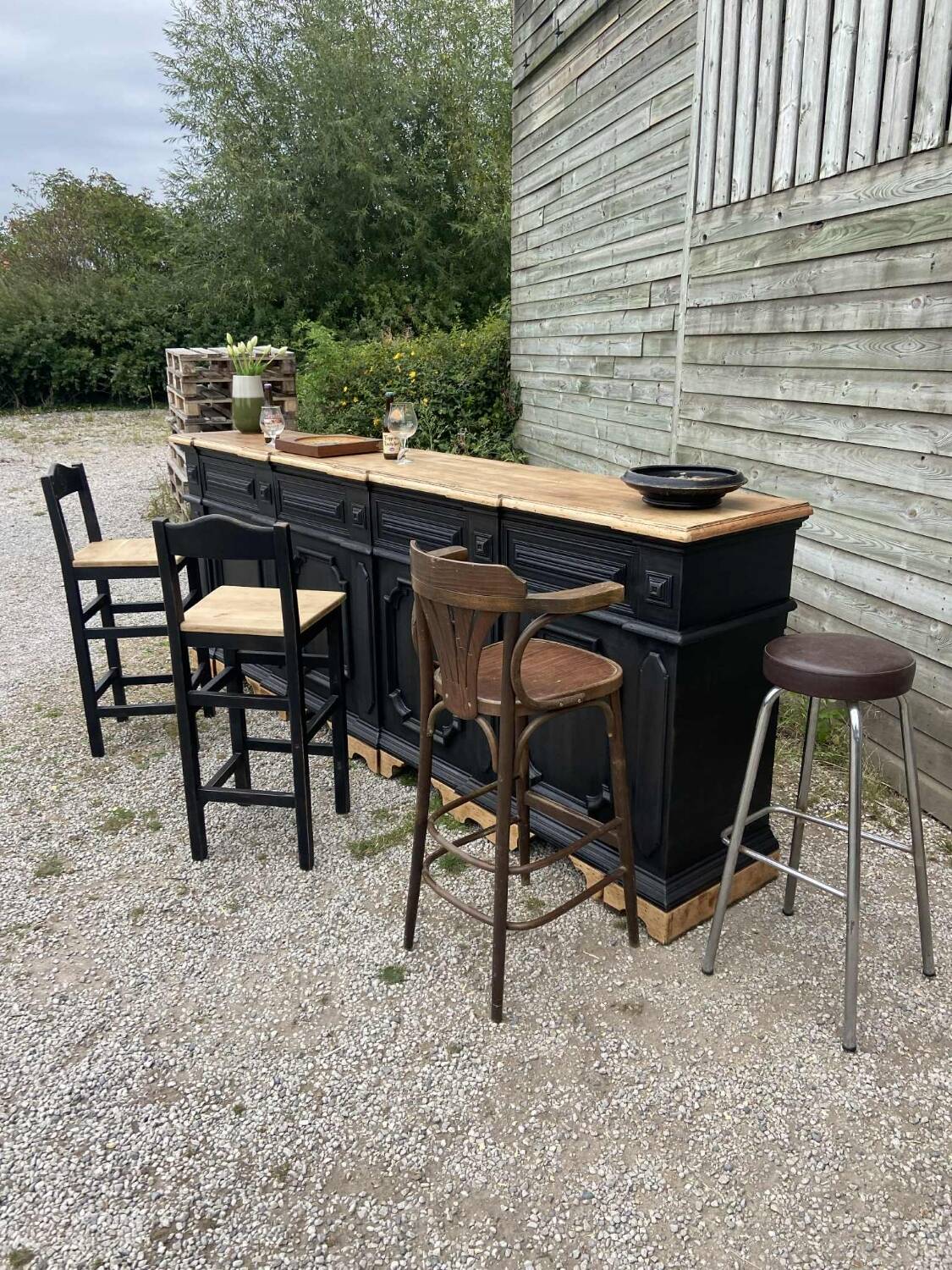 Grand bar en bois