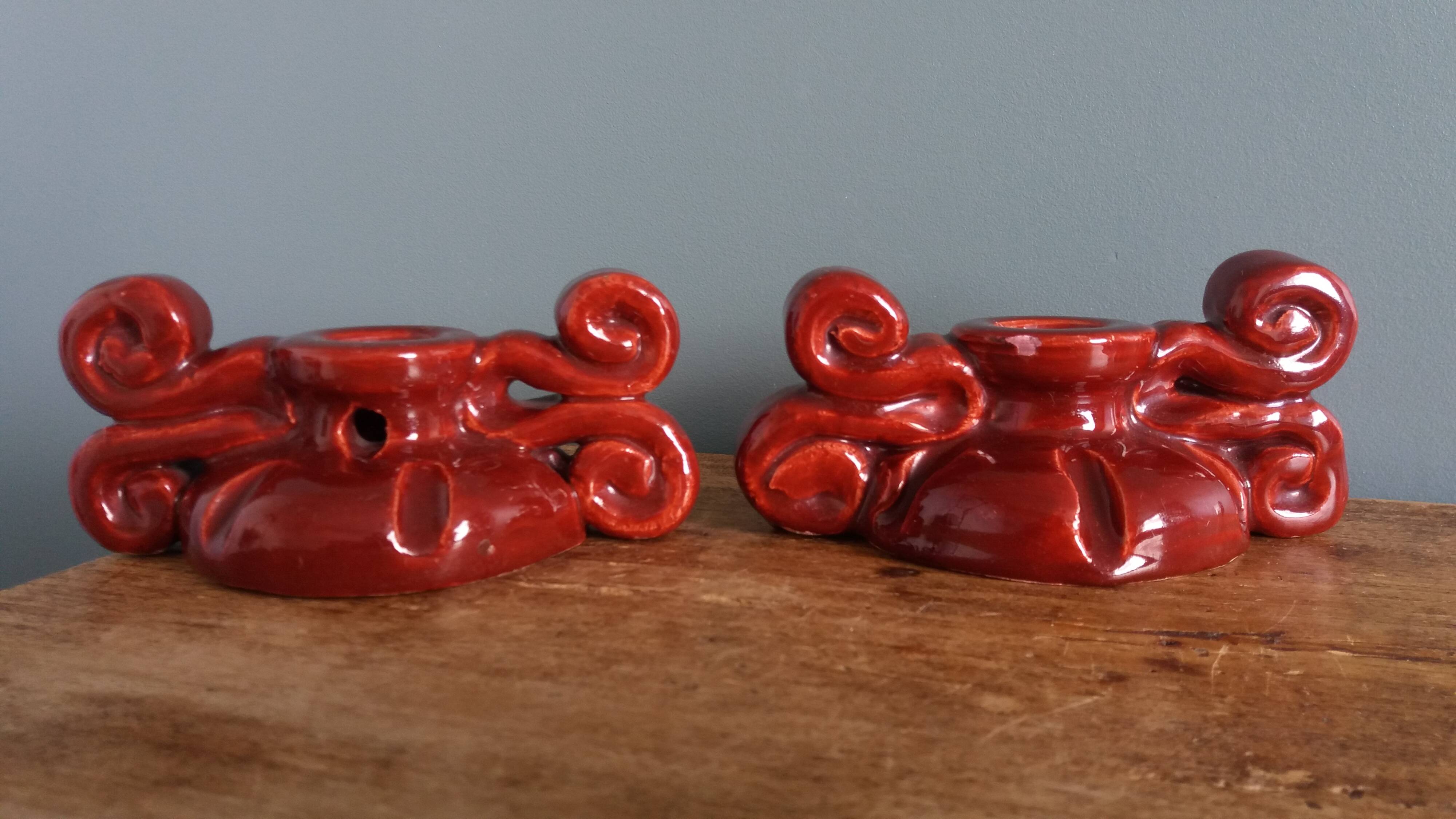 Bougeoirs en céramique artisanale bordeaux