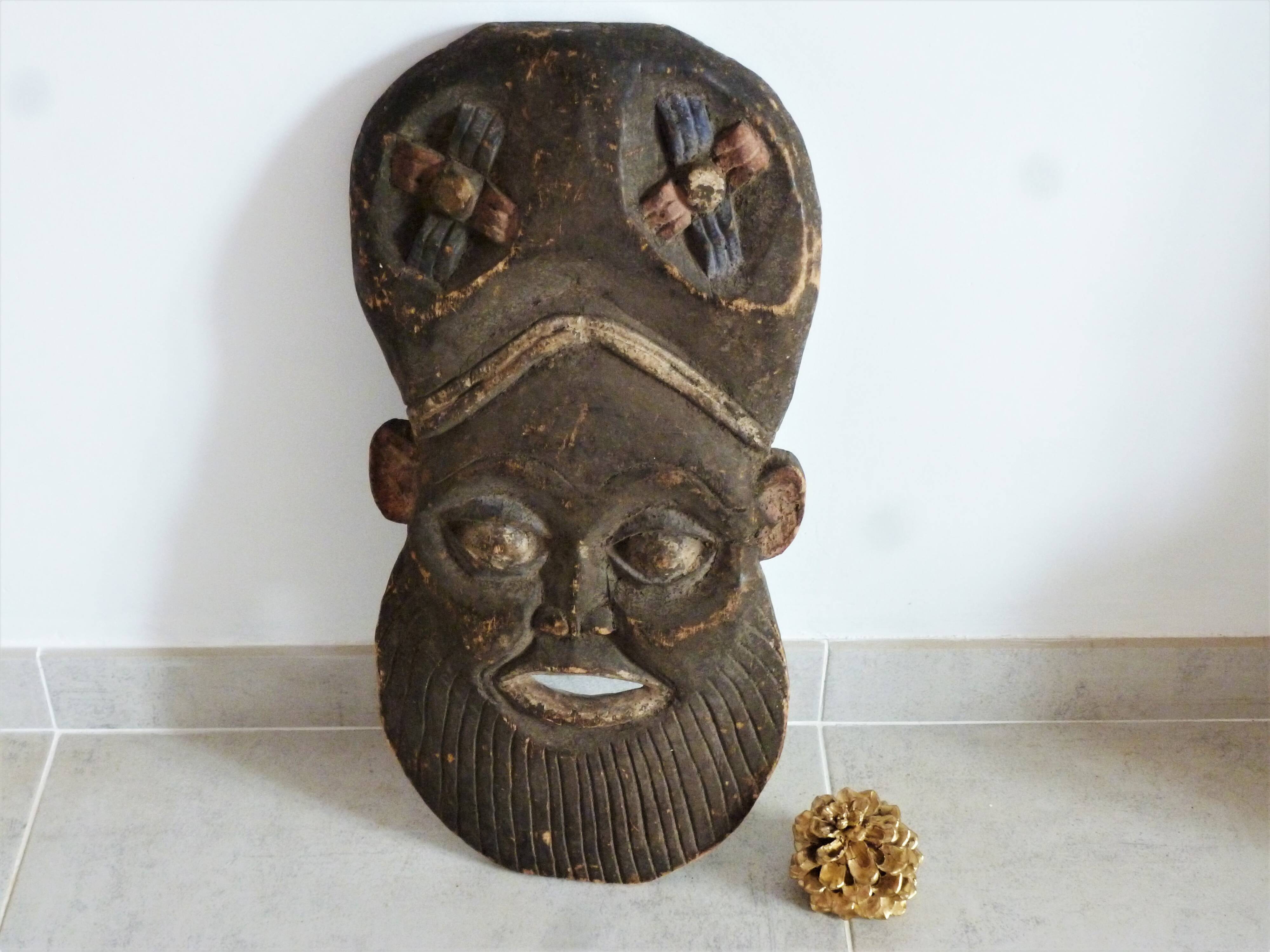 African mask, Hand-carved African wooden mask.