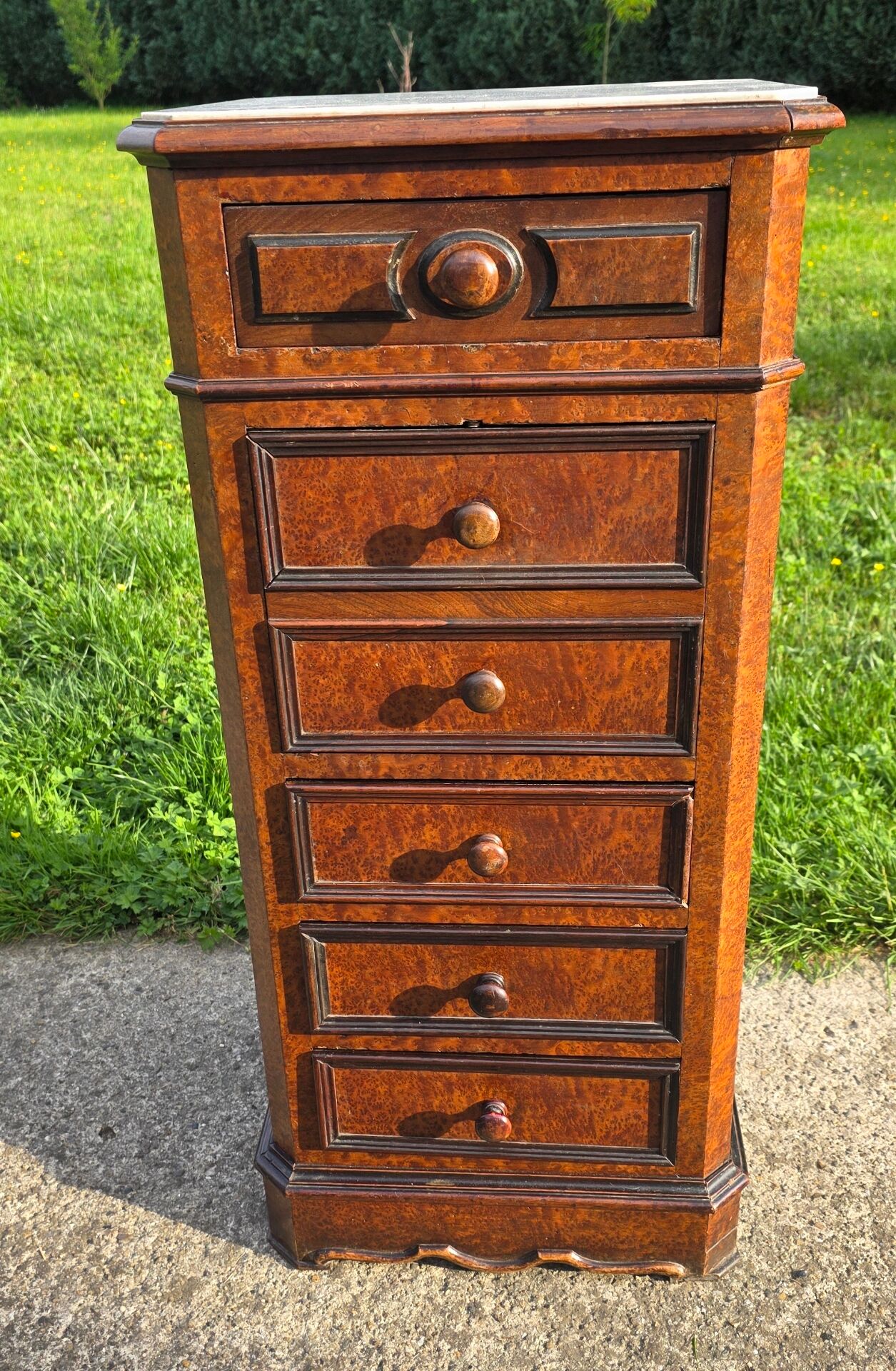 Chest of drawers or bedside table