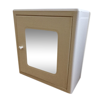 Armoire de pharmacie