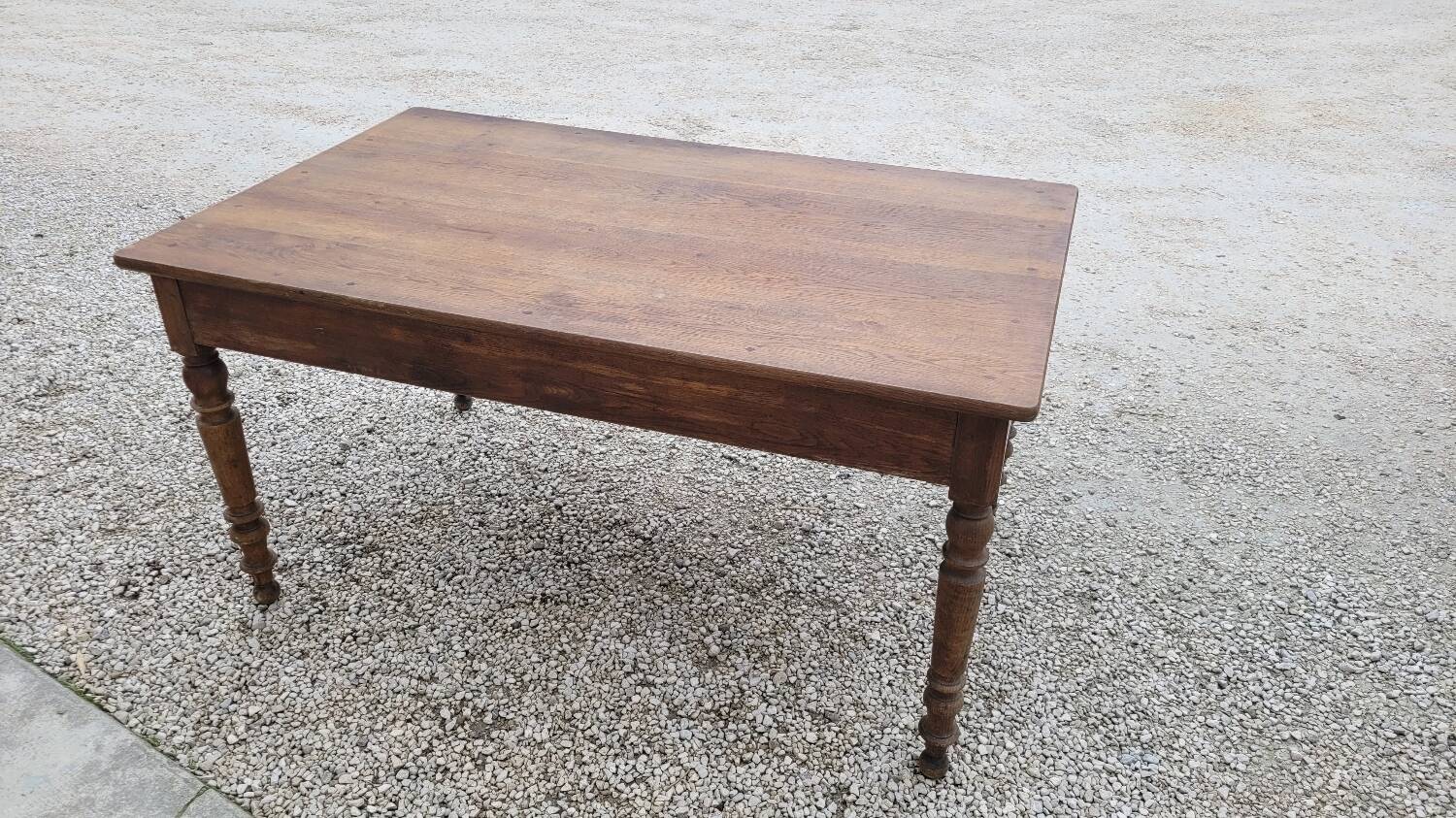 Rustic farm table in solid oak, Louis Philippe legs, 19th century - 1m40