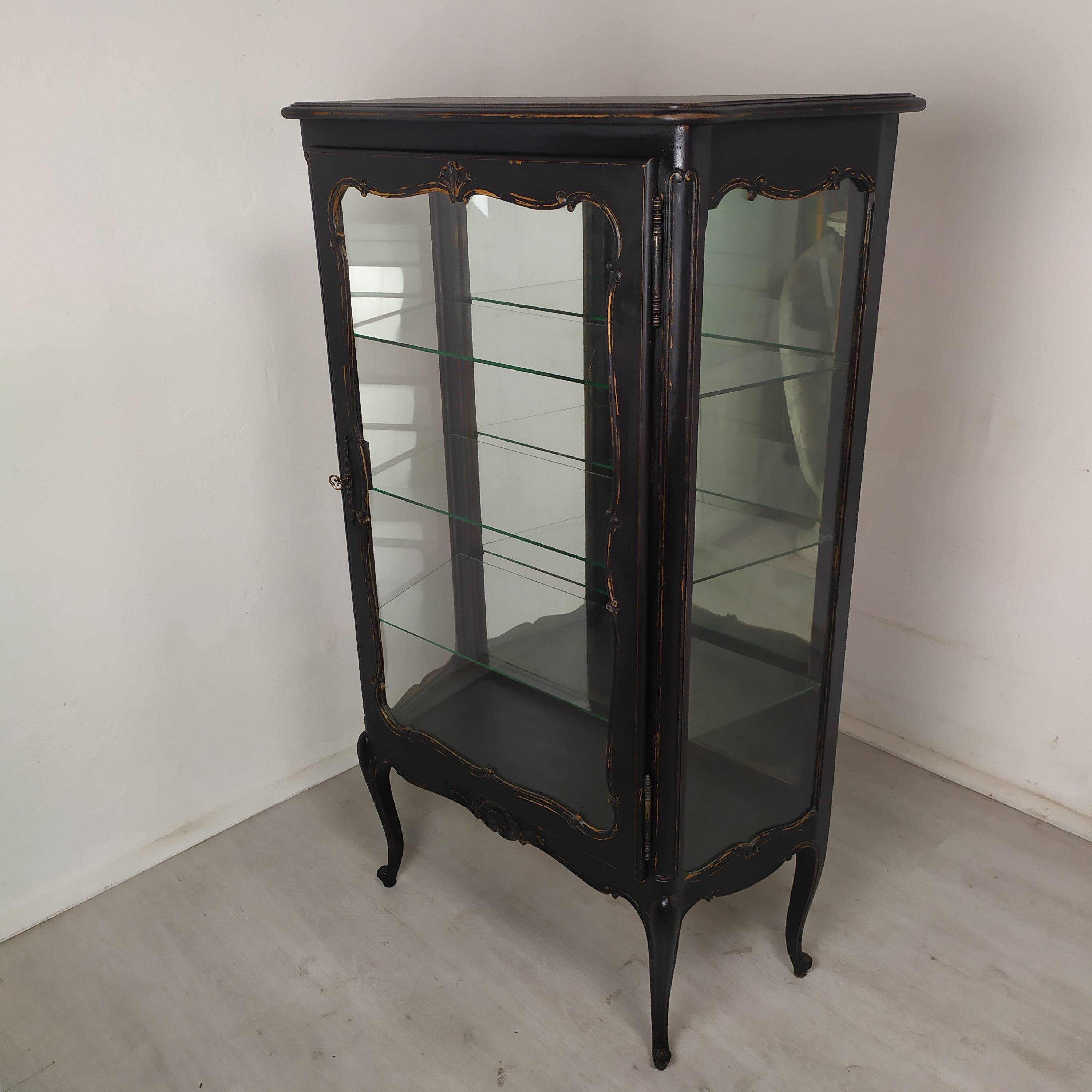 Louis XV style showcase