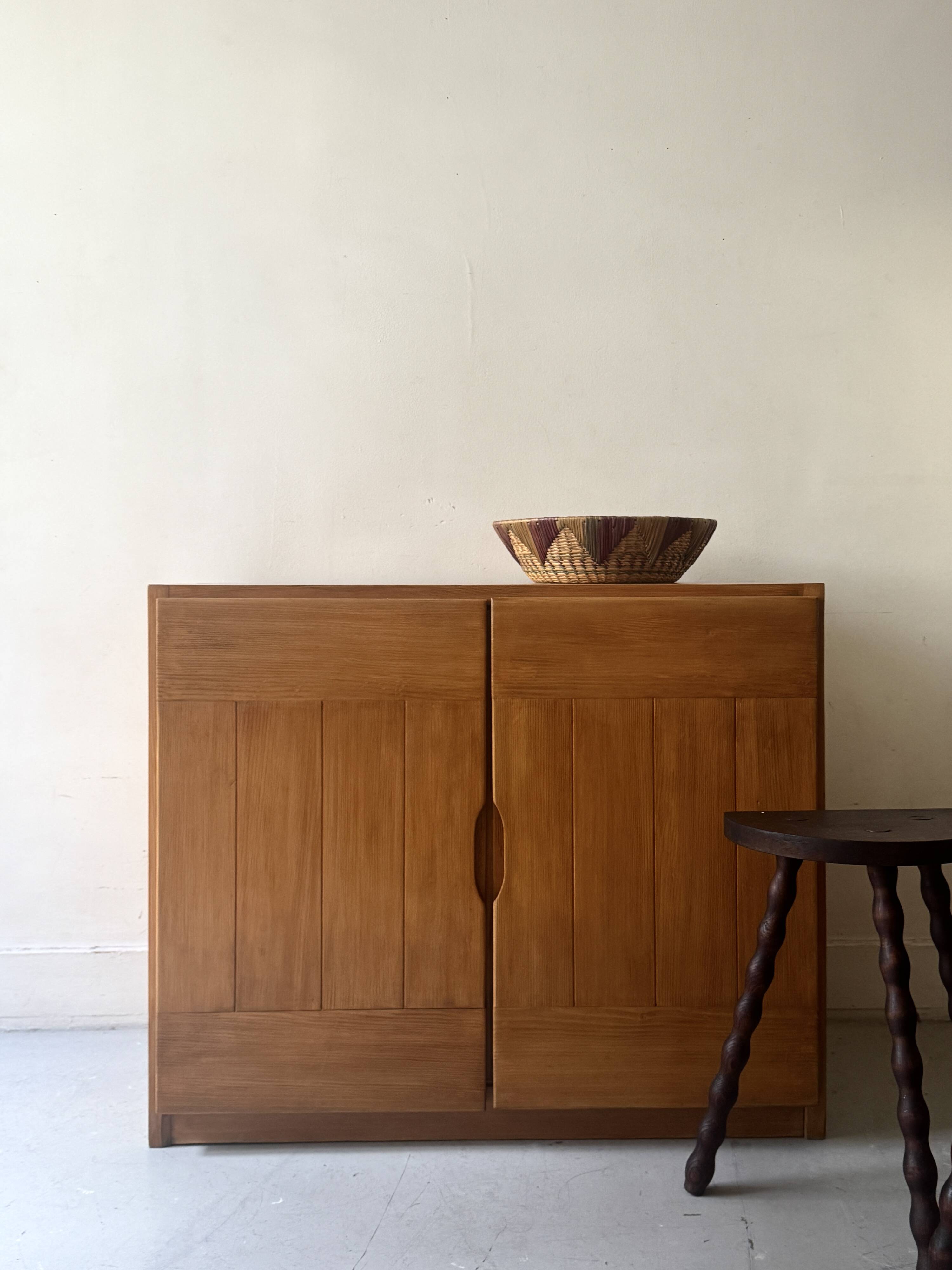 Buffet design en bois orme & pin collection Savoie, Maison Regain 1970