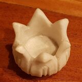 Candle holder heats flat "lotus" in marble