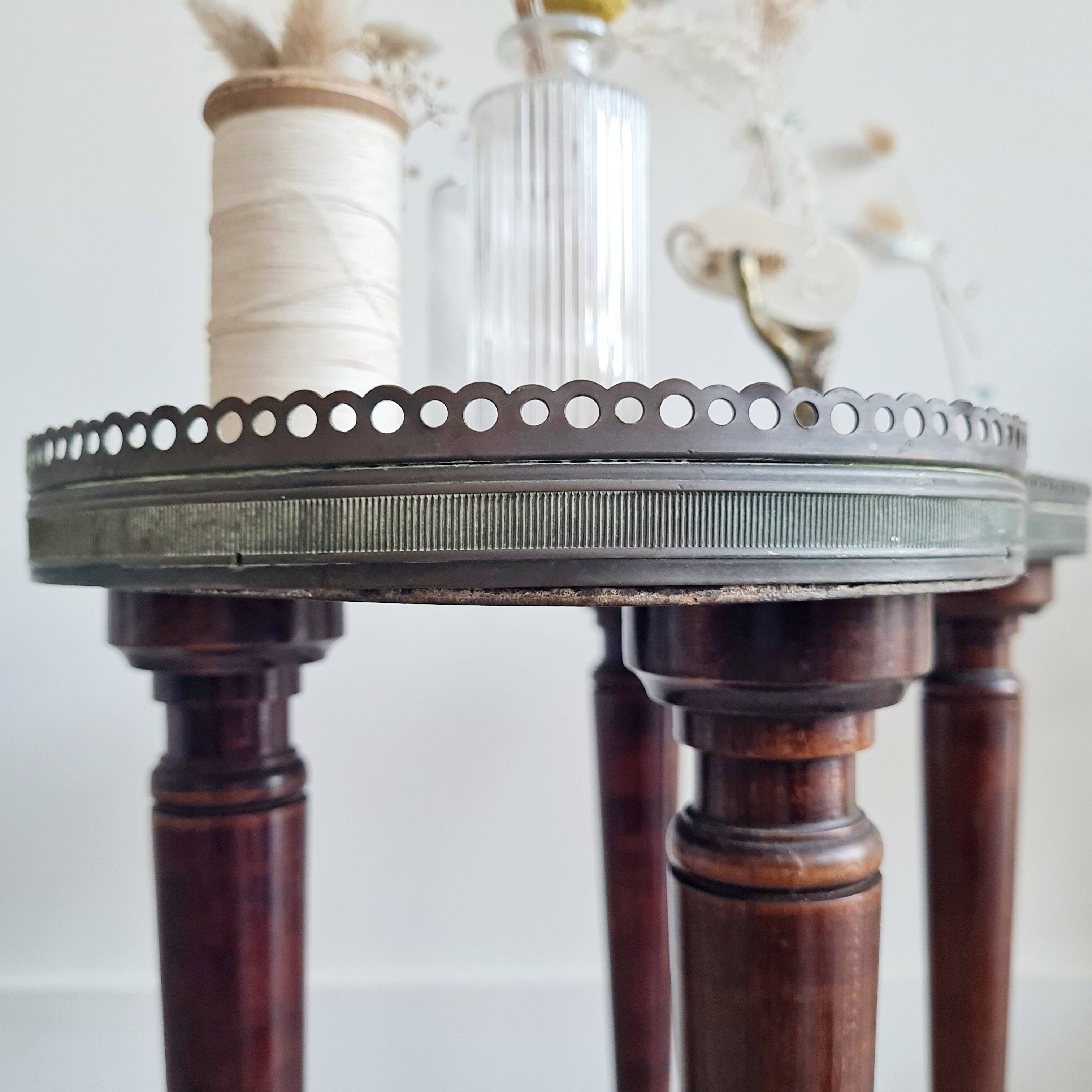 Mini wooden and marble table - antique side table