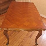 Louis XV style extendable table in solid cherry wood with marquetry.