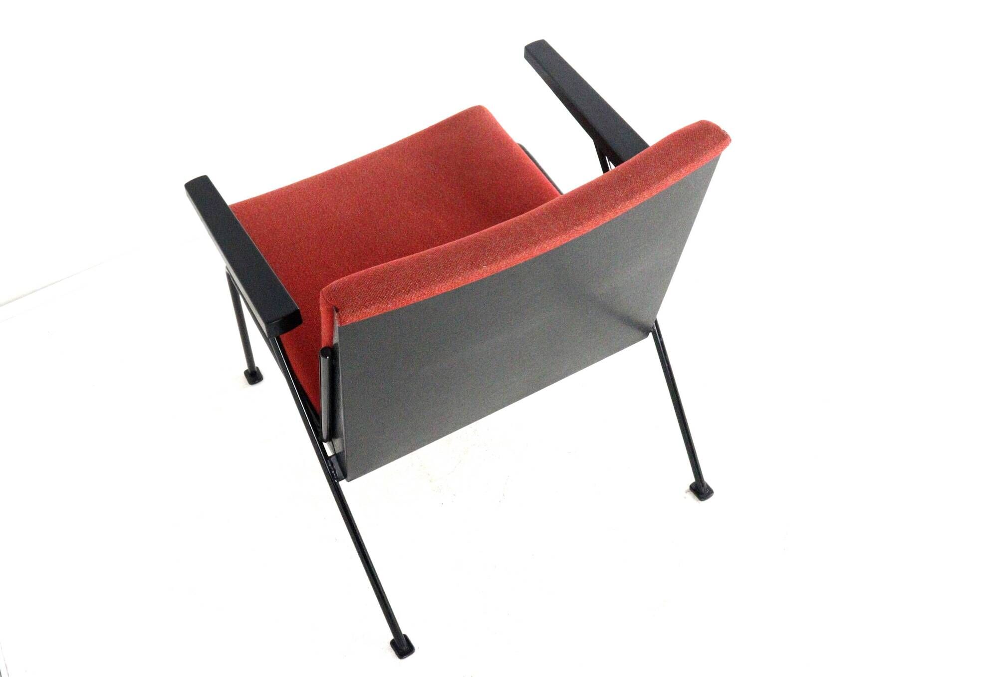 Wim Rietveld for Ahrend de Cirkel 'Oase' armchair | dutch design