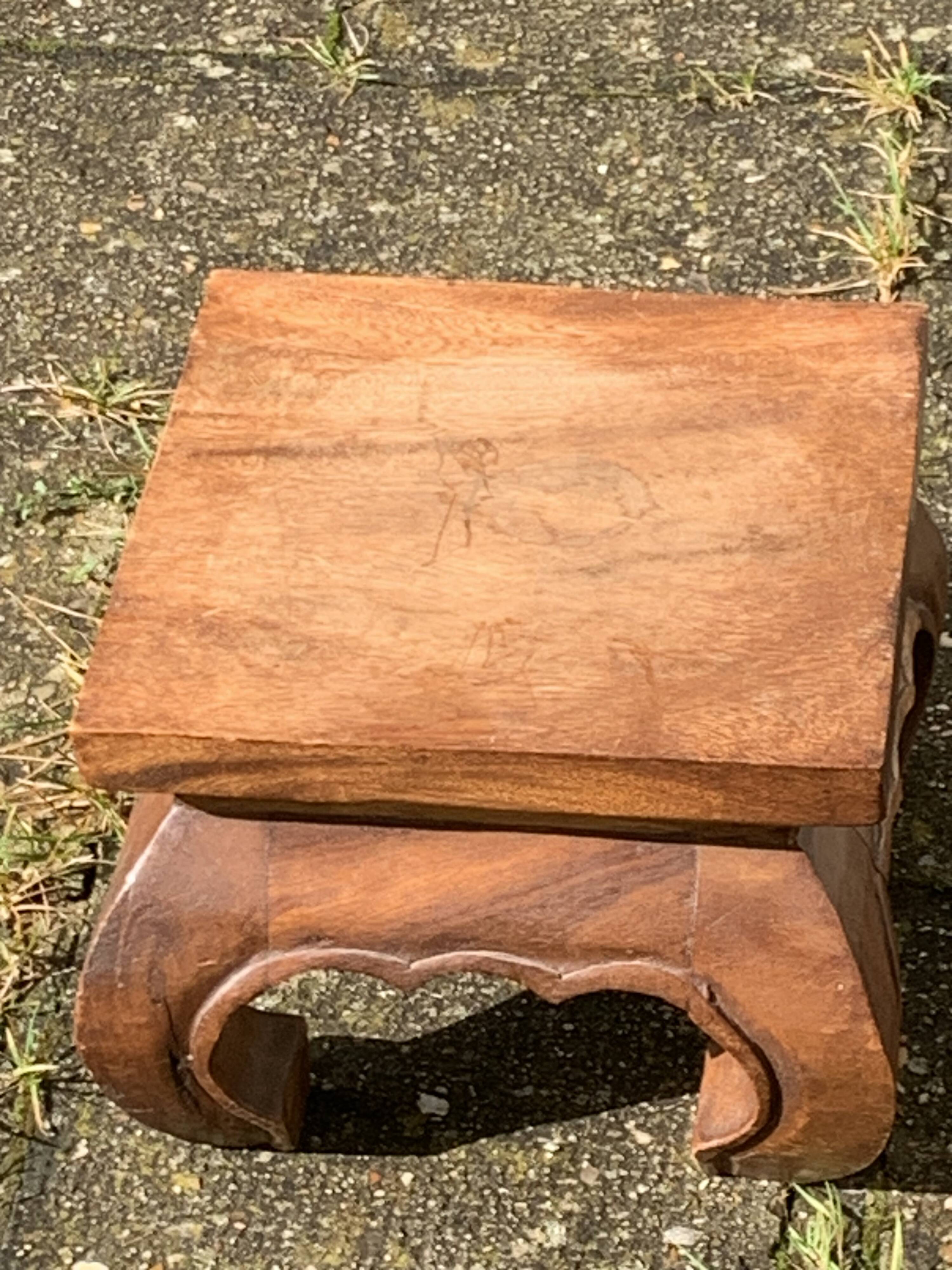 Plant holder, wooden saddle, old base