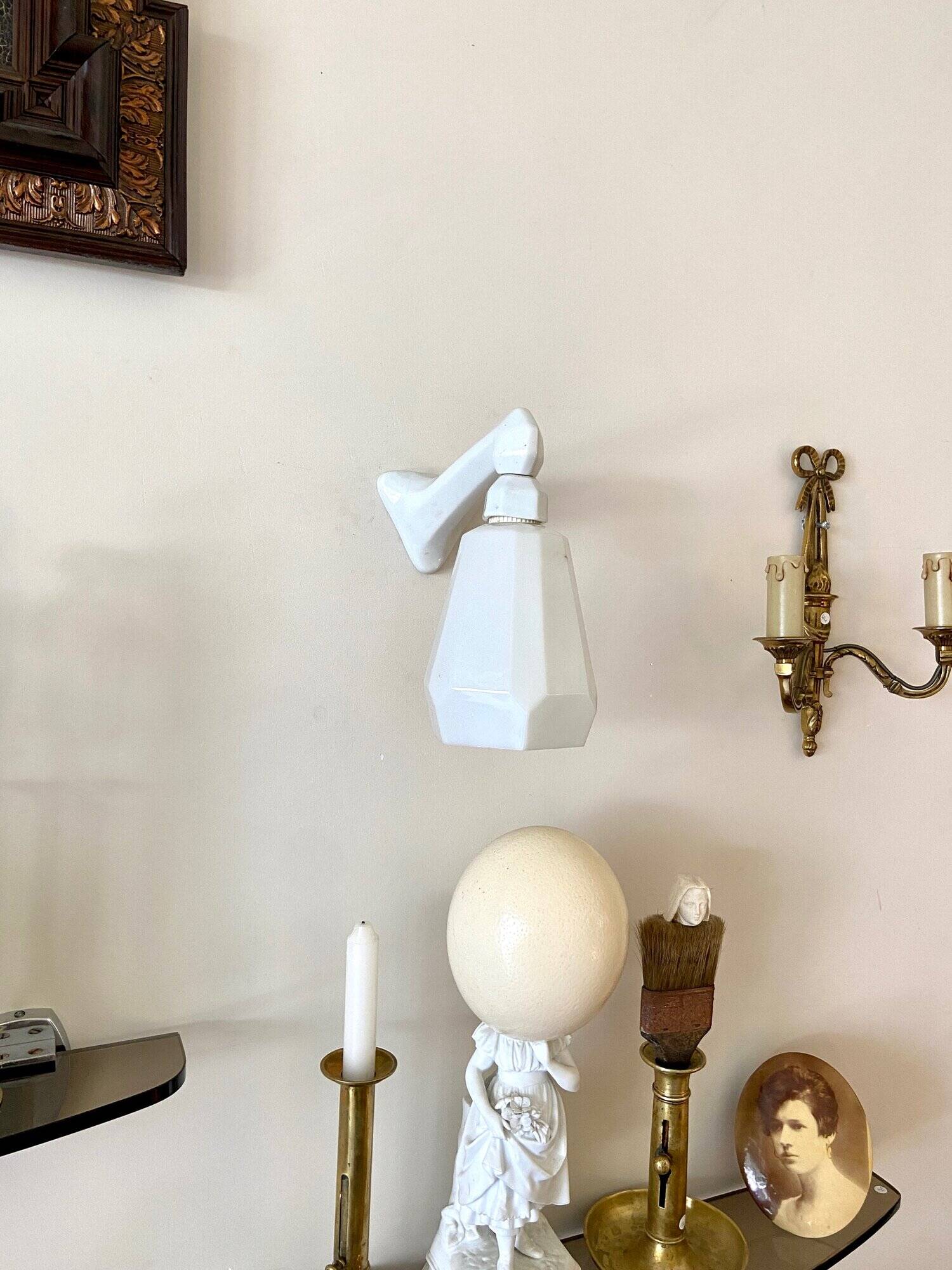 Wall lamp in earthenware and white opaline