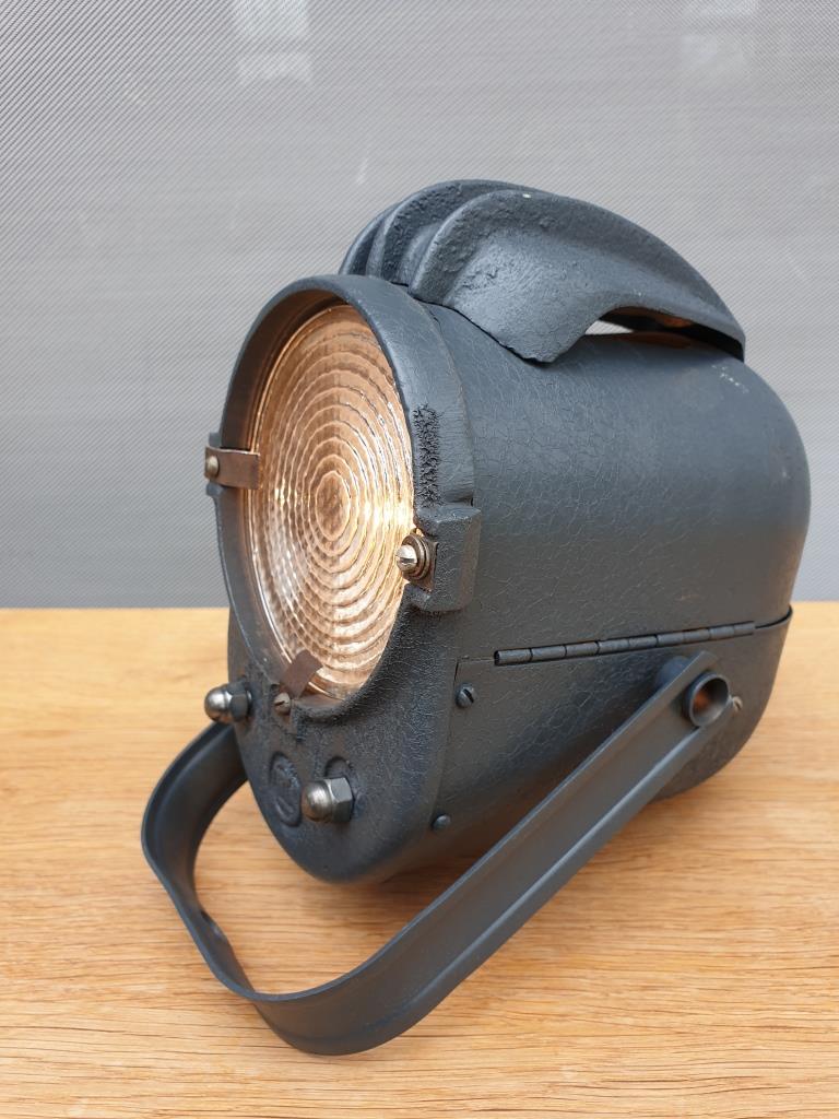 Lita vintage 1950 cinema-theatre projector lamp