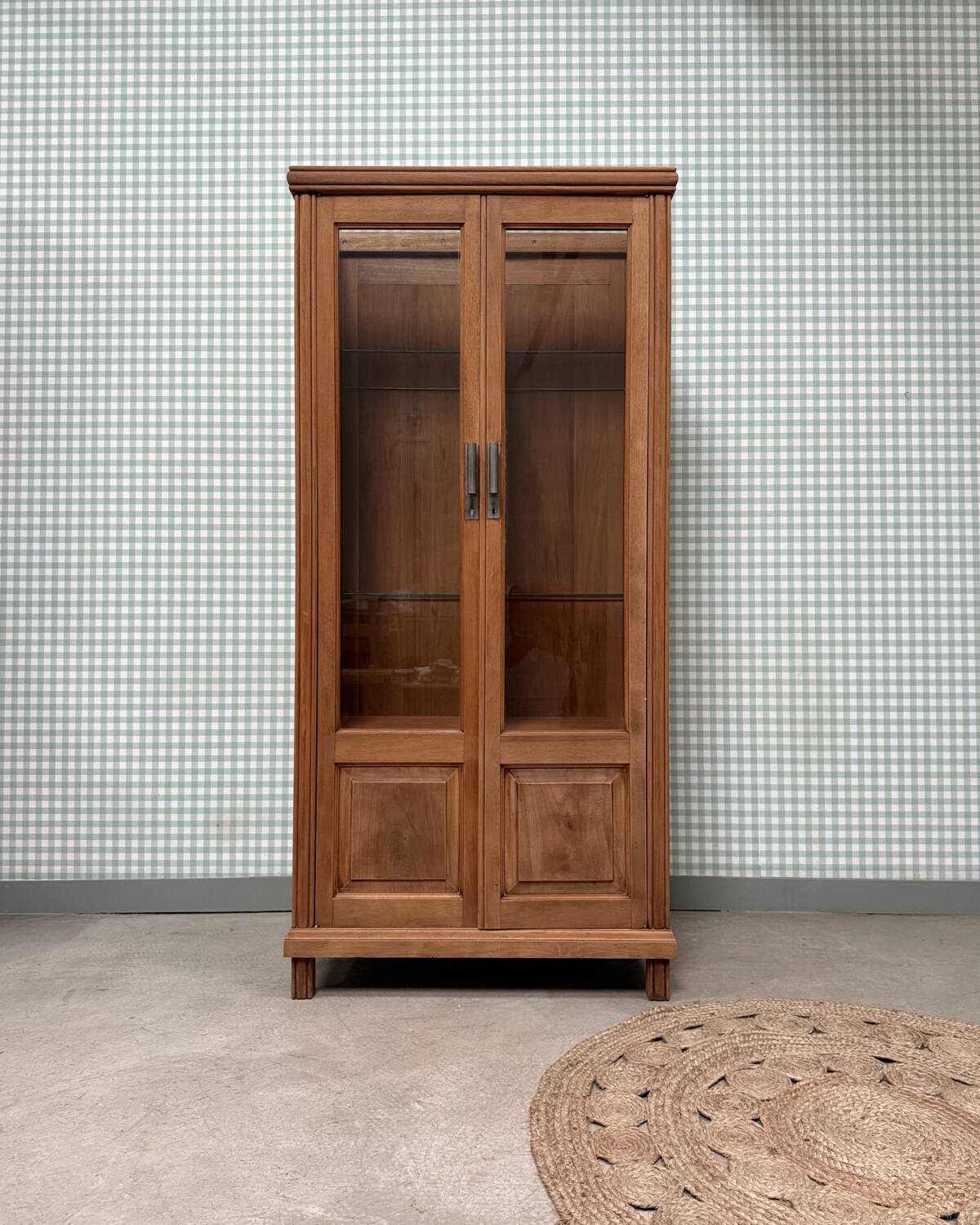 Large pharmacy display case (renovated)