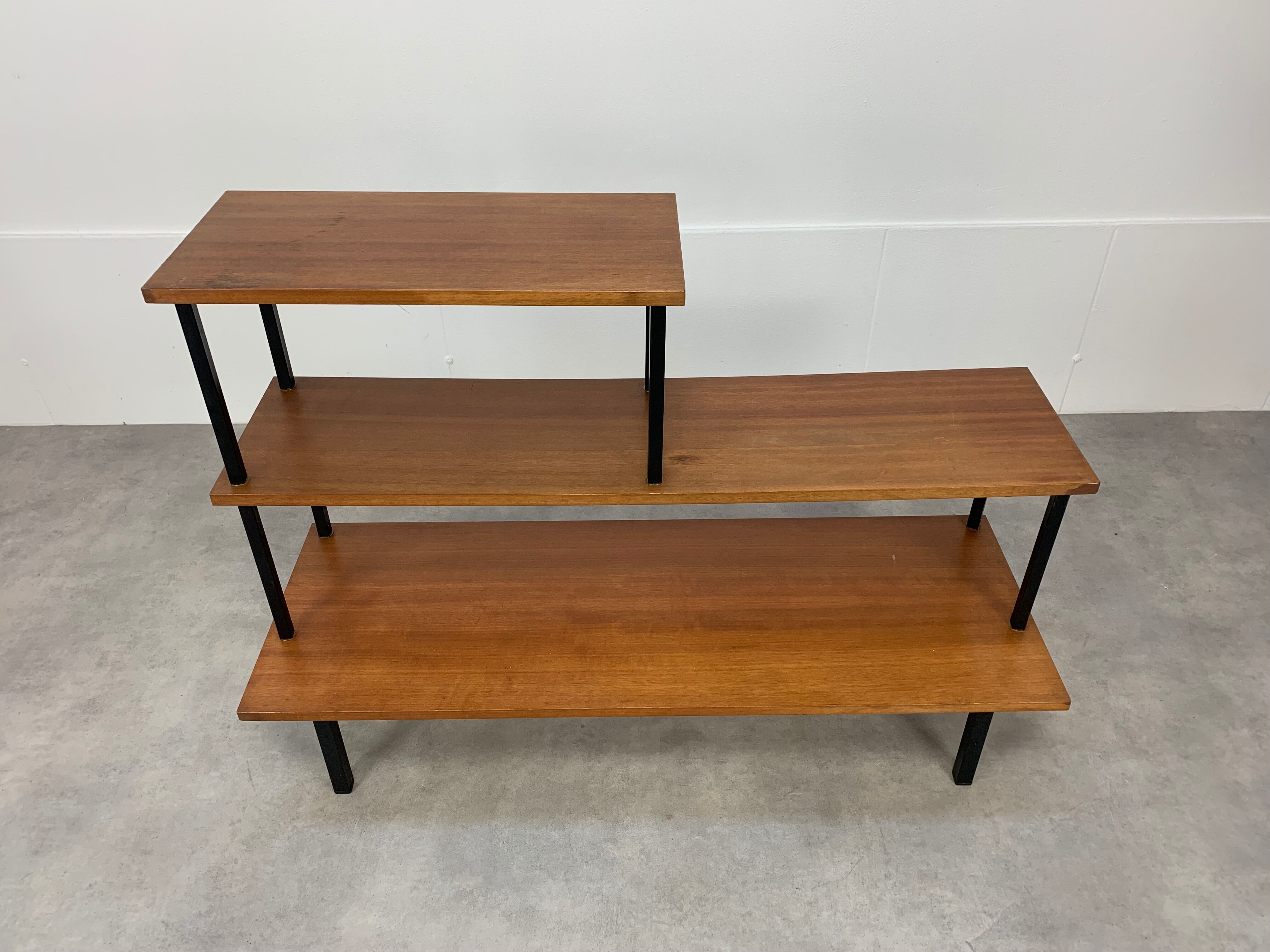Asymmetrical stand shelf 50s