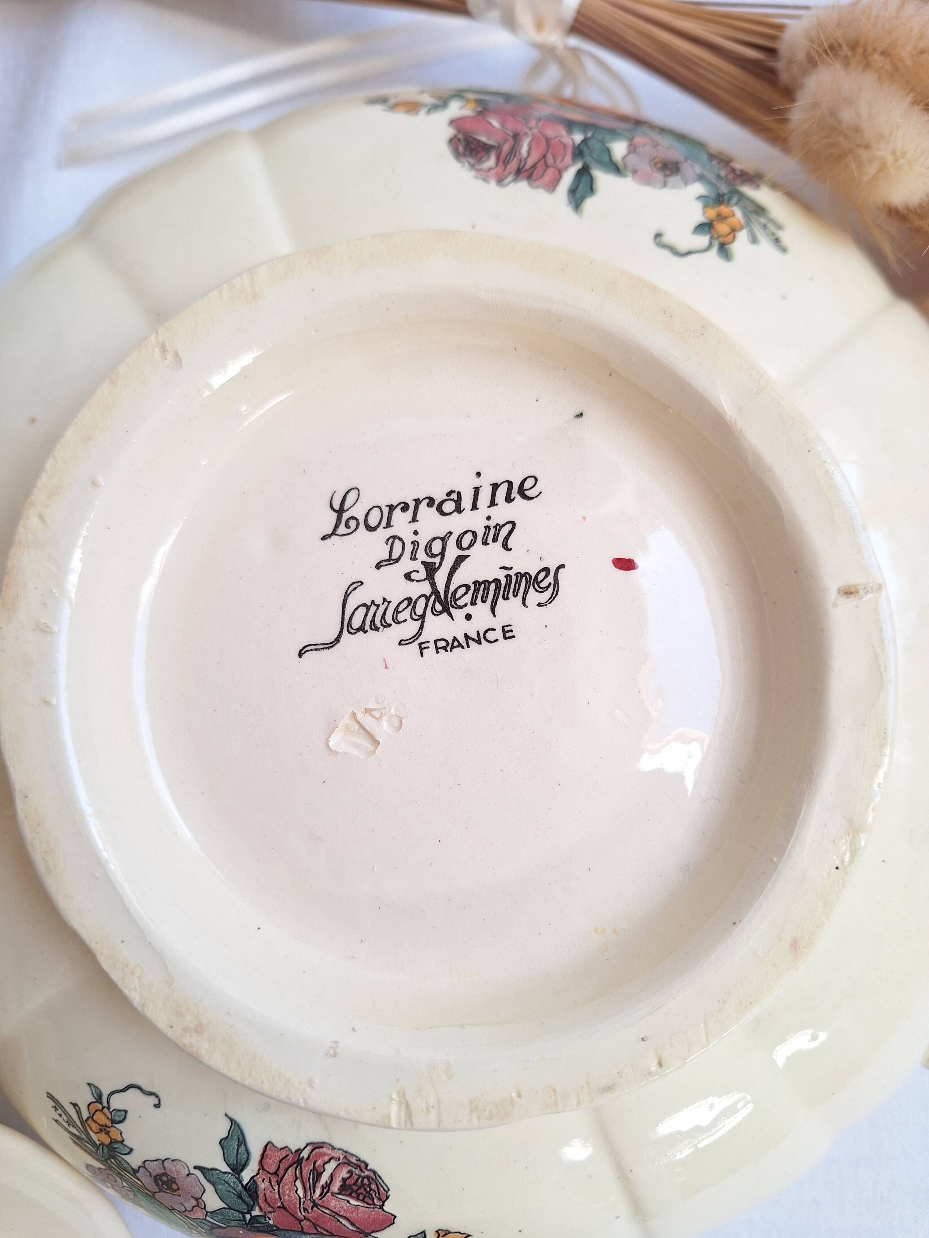 Soup tureen / Vegetable dish Digoin Sarreguemines Model Lorraine