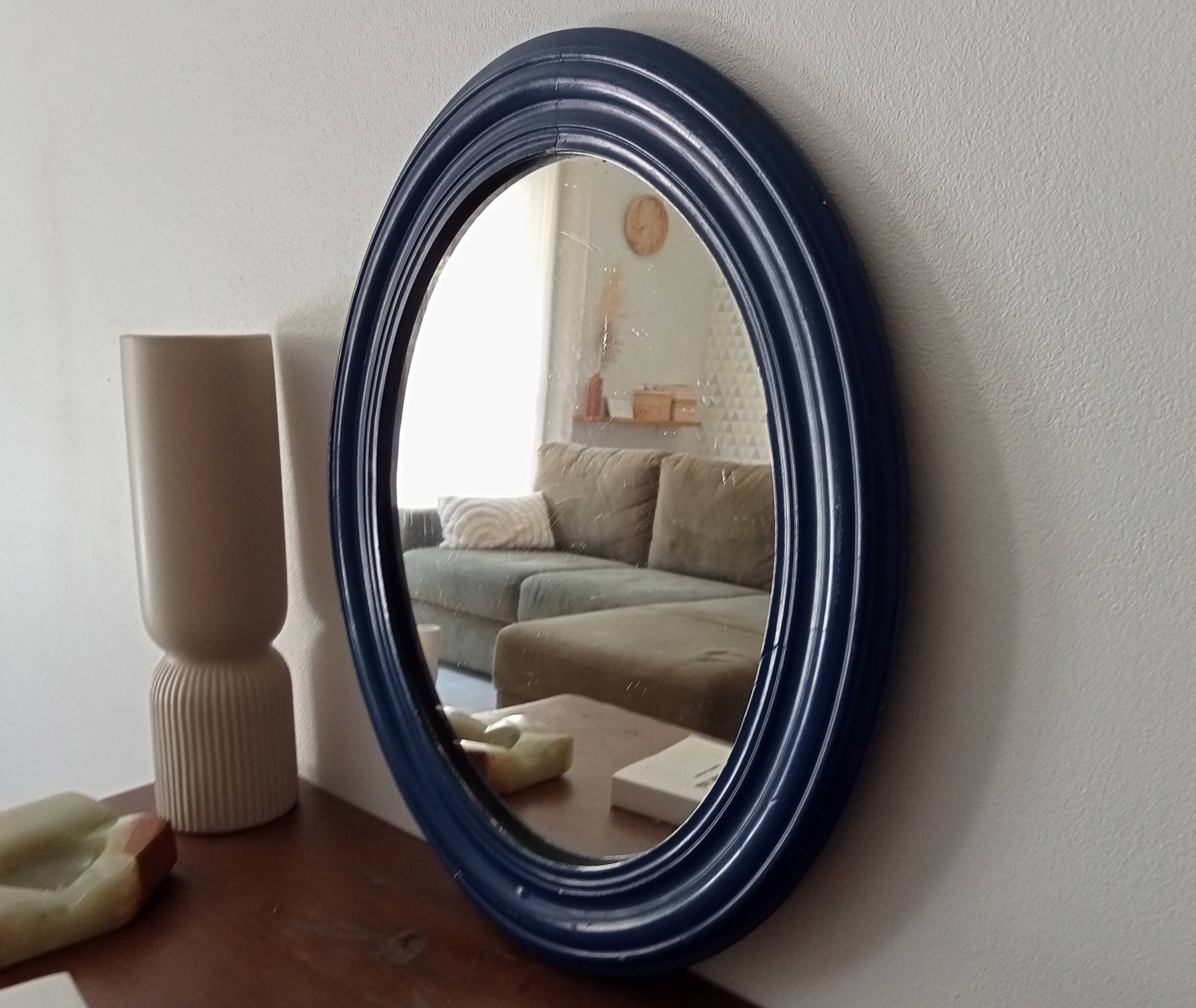 Antique oval mirror in wood and stucco, early 20th century, 51*43 cm