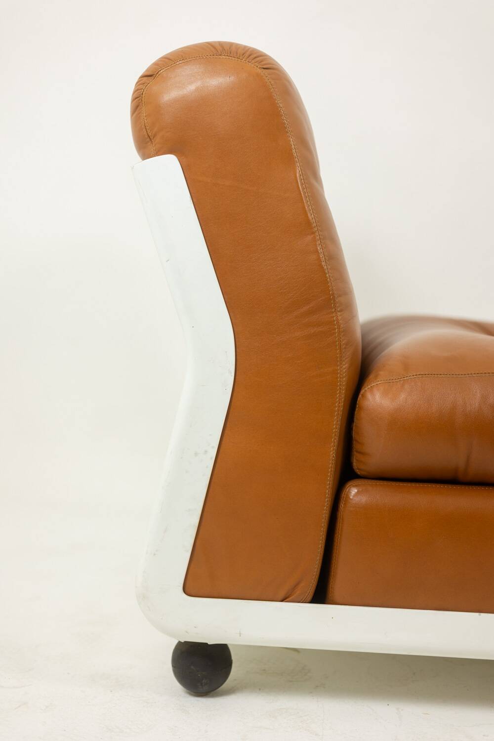 Mario Bellini, for B&B Amanta armchair in leather. Around 1970.