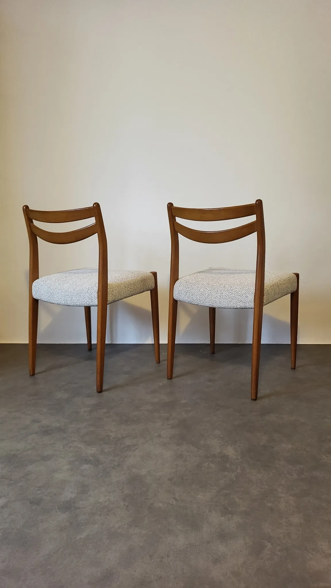 Set of 5 Scandinavian chairs from the 1960s.