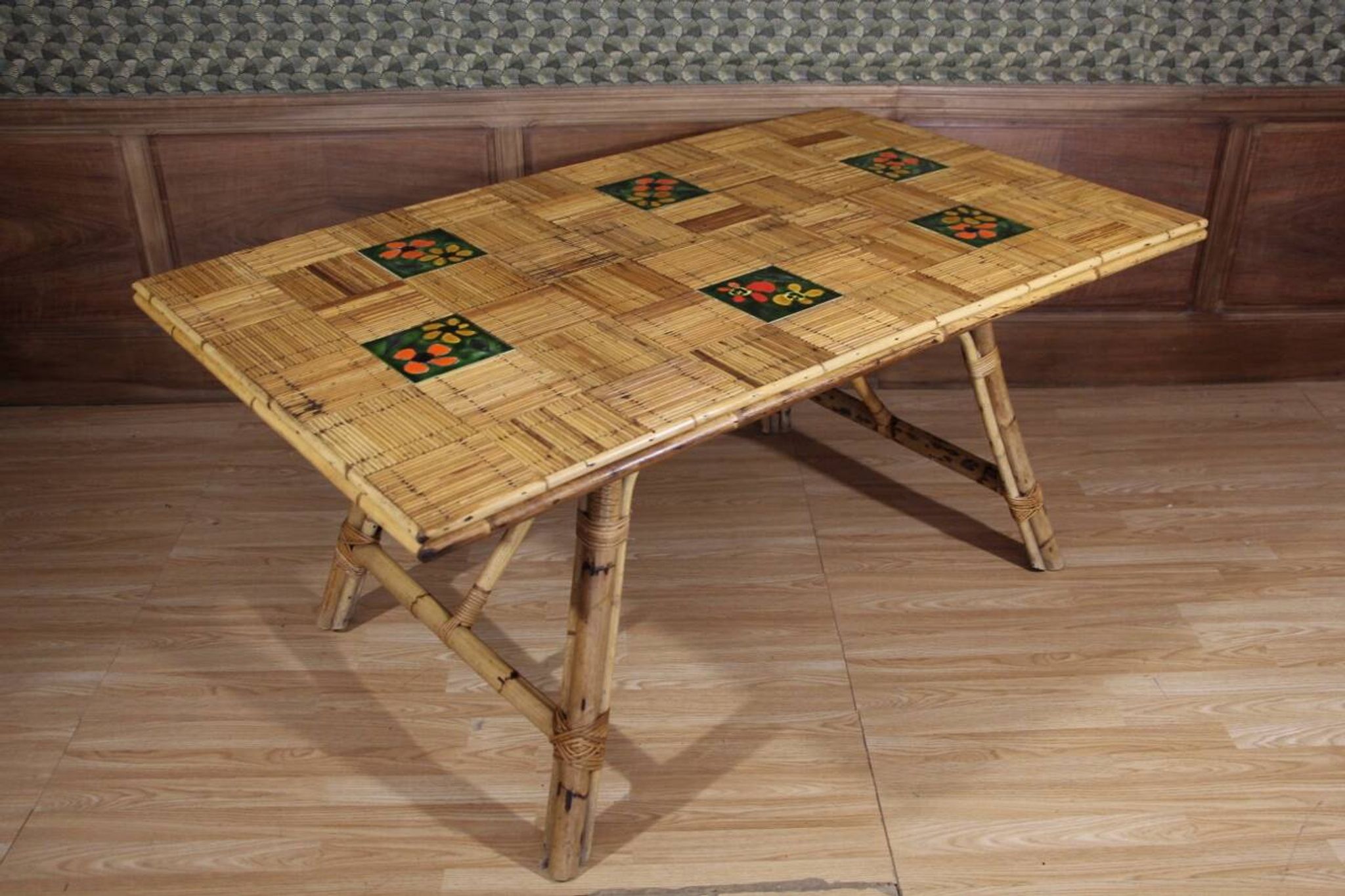 Table De Salle A Manger En Rotin Et Céramique attribuée à Audoux Minnet