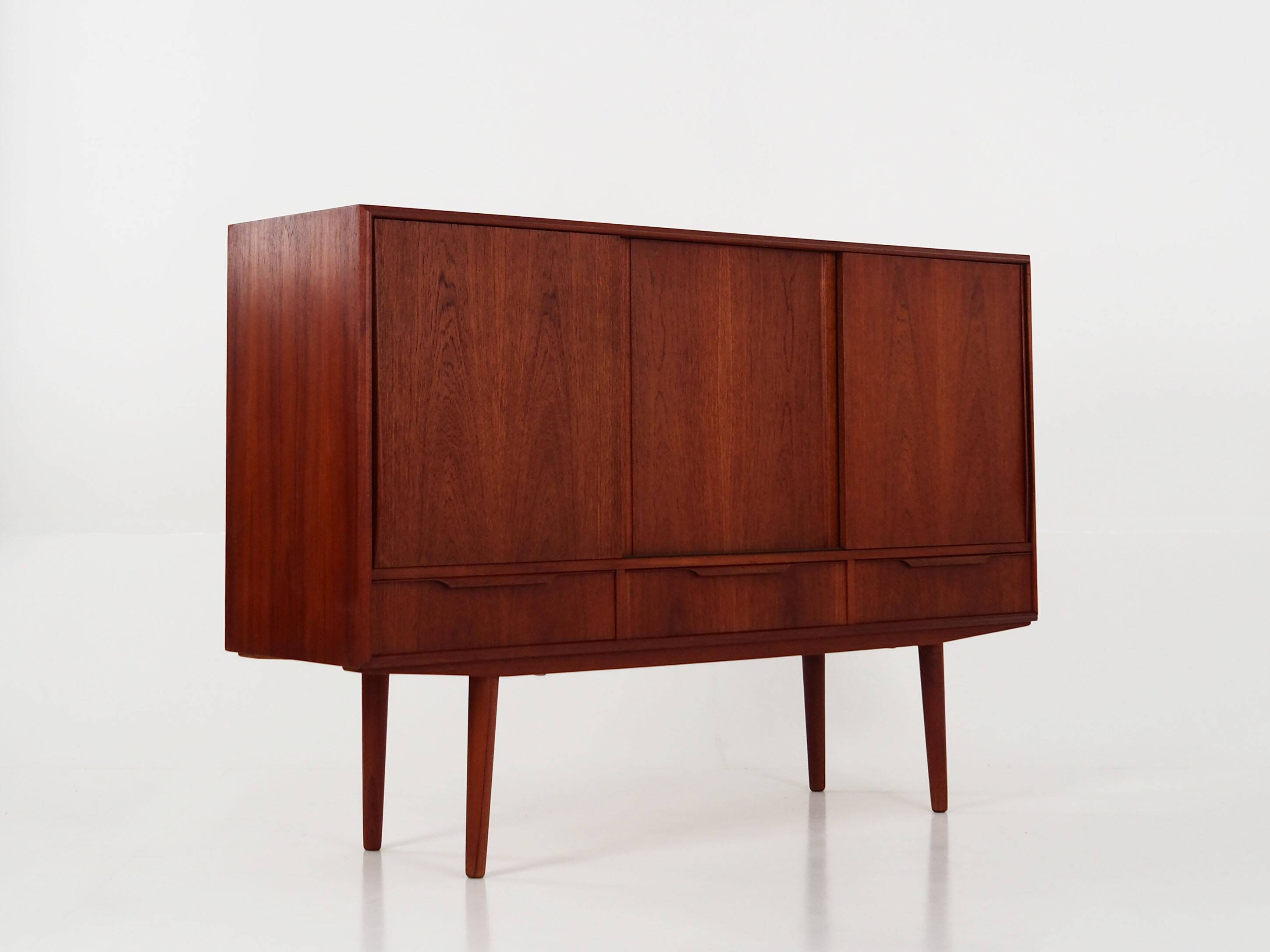 Buffet haut en teck, design danois, années 1960, designer : EW Bach