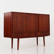 Buffet haut en teck, design danois, années 1960, designer : EW Bach