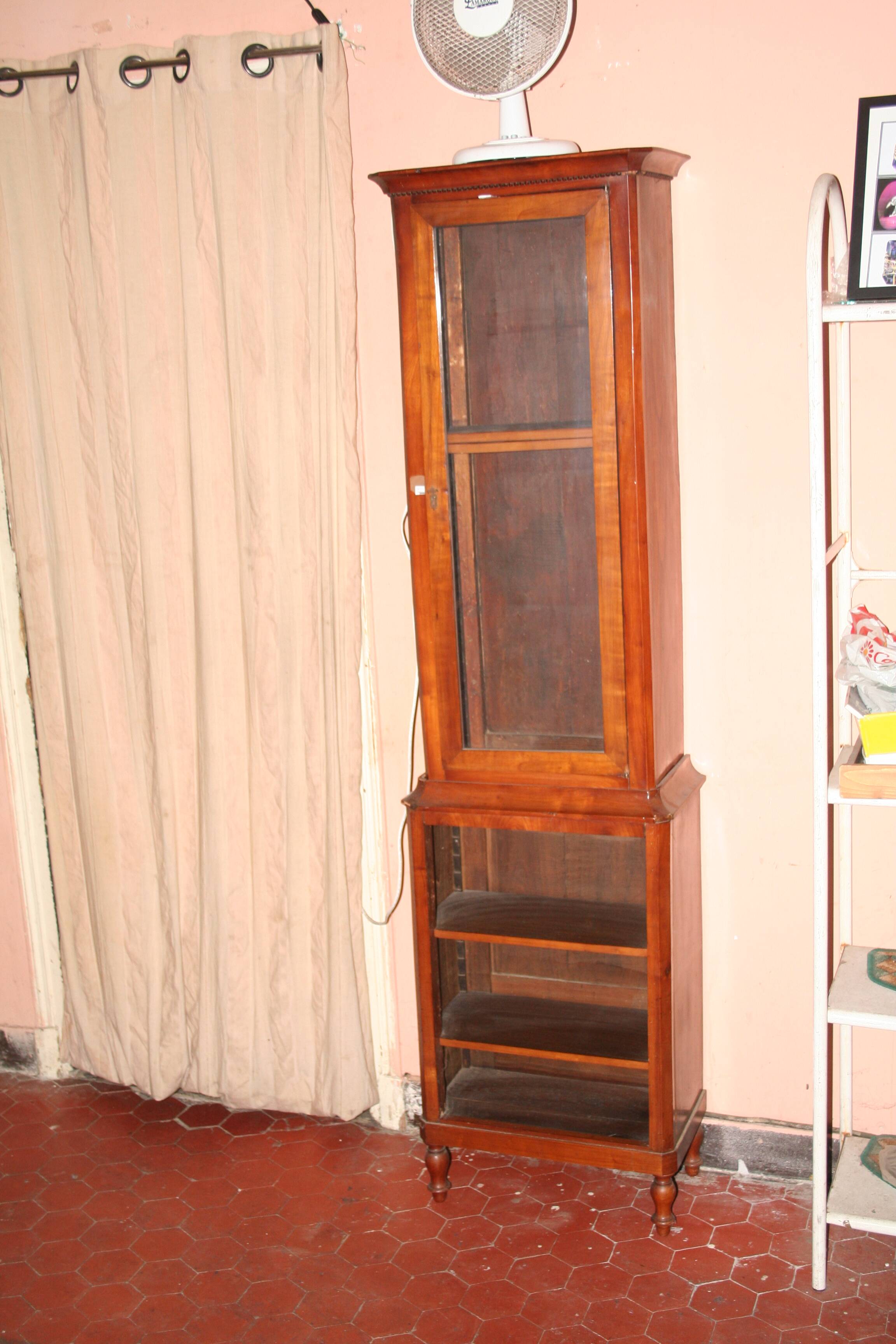 2 Body Showcase Late 19th Century.