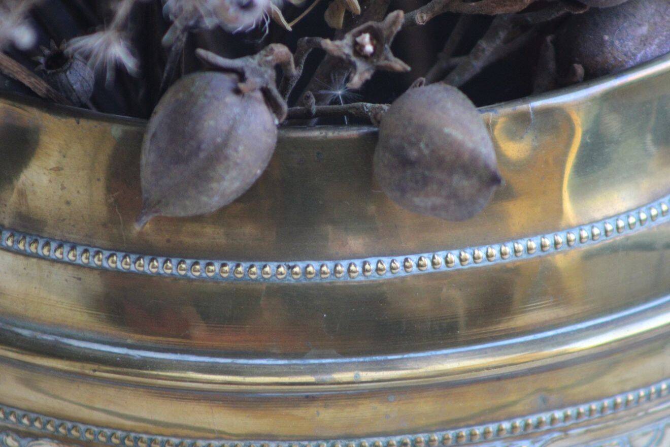 Cache-pot en laiton doré