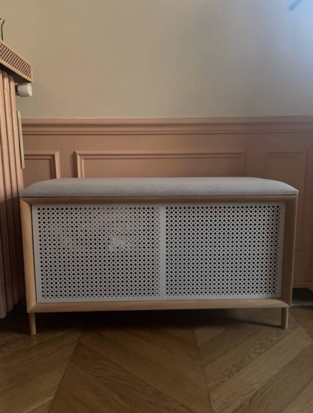 Gabin bench, Hartô publisher