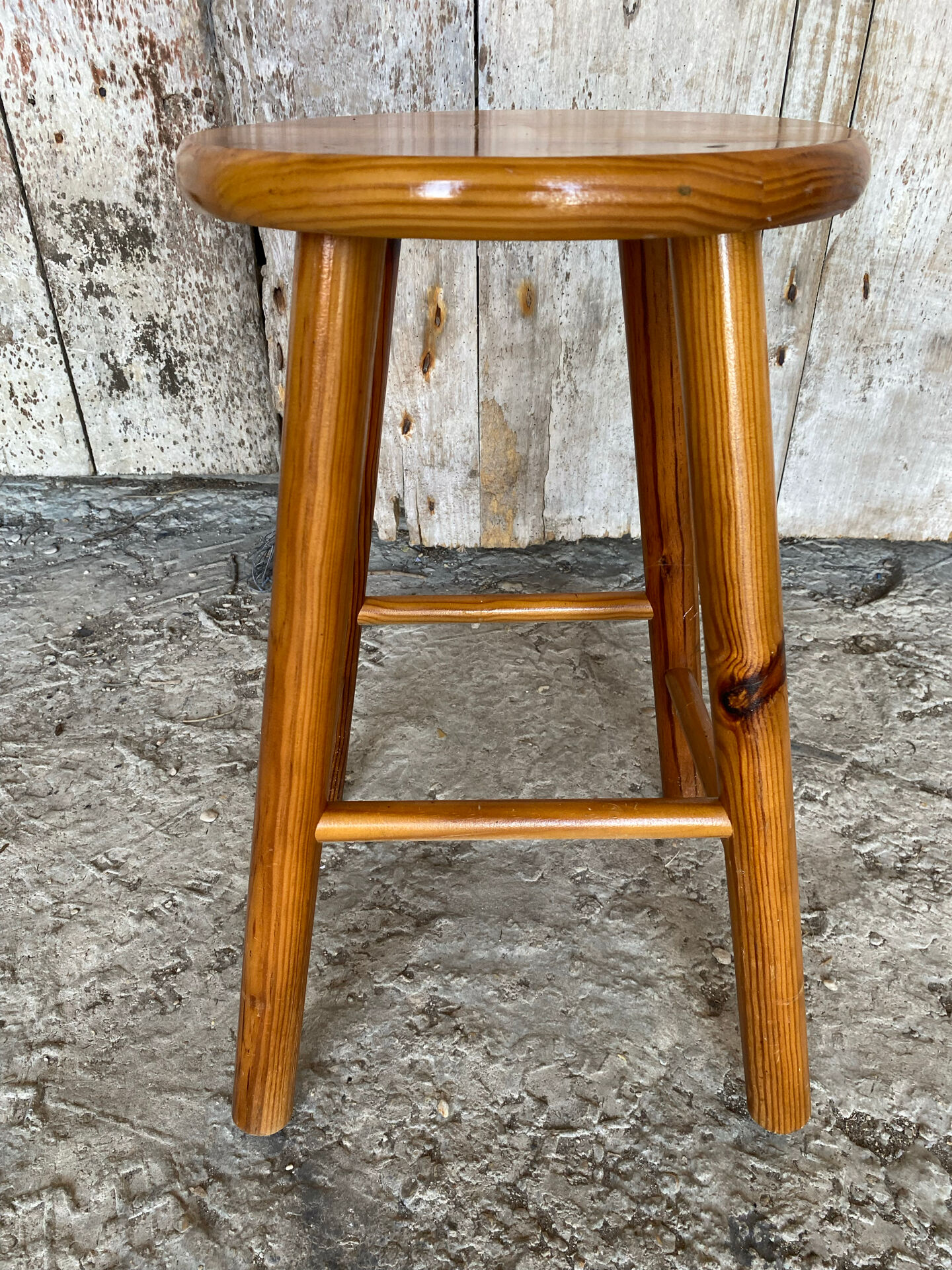 Tabouret chalet ancien bois pin massif vintage